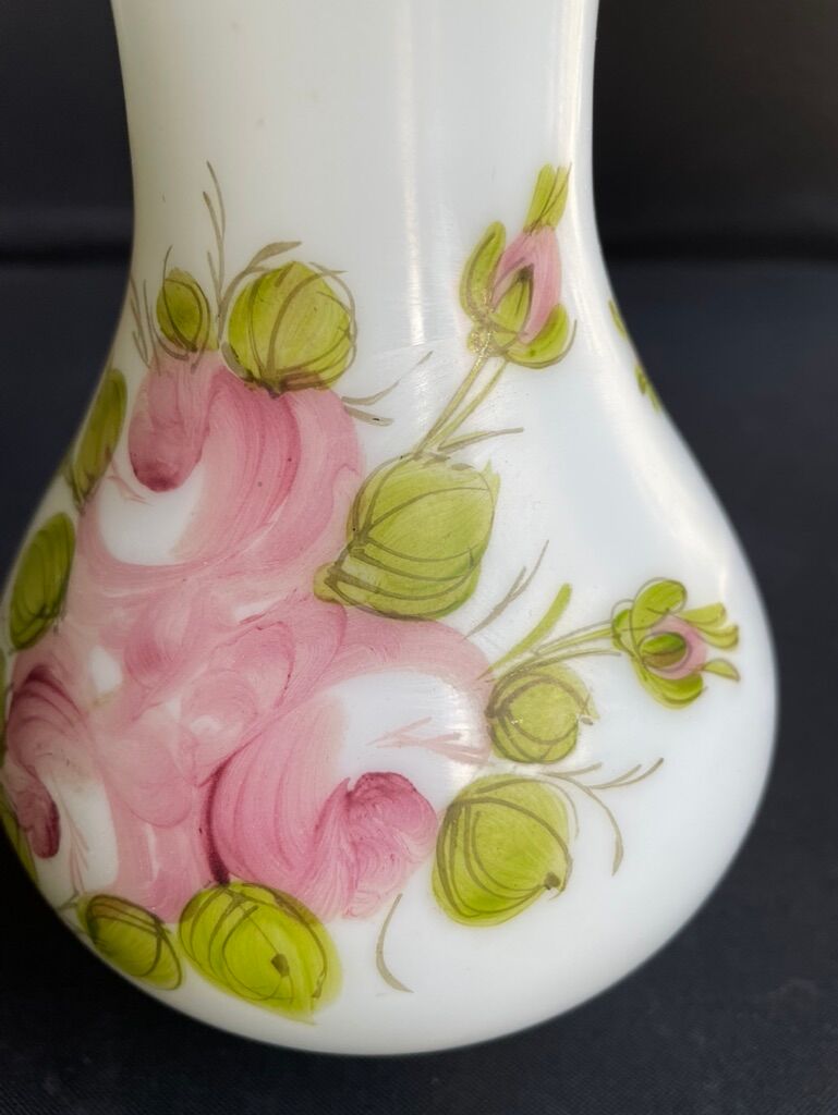 Vase Napoleon III in white opaline with floral decoration with gilding