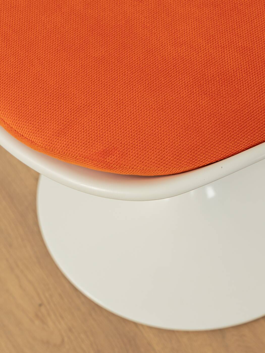 1950s Dining chairs, Eero Saarinen, Knoll International