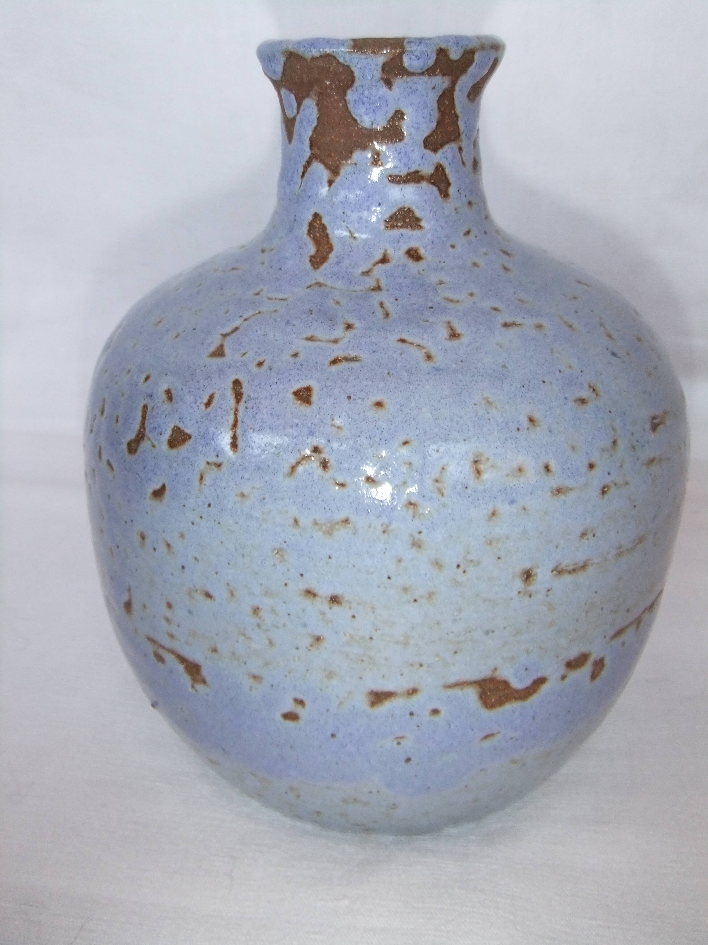 Vase boule céramique signée bleu Accolay ou autre 16 cm