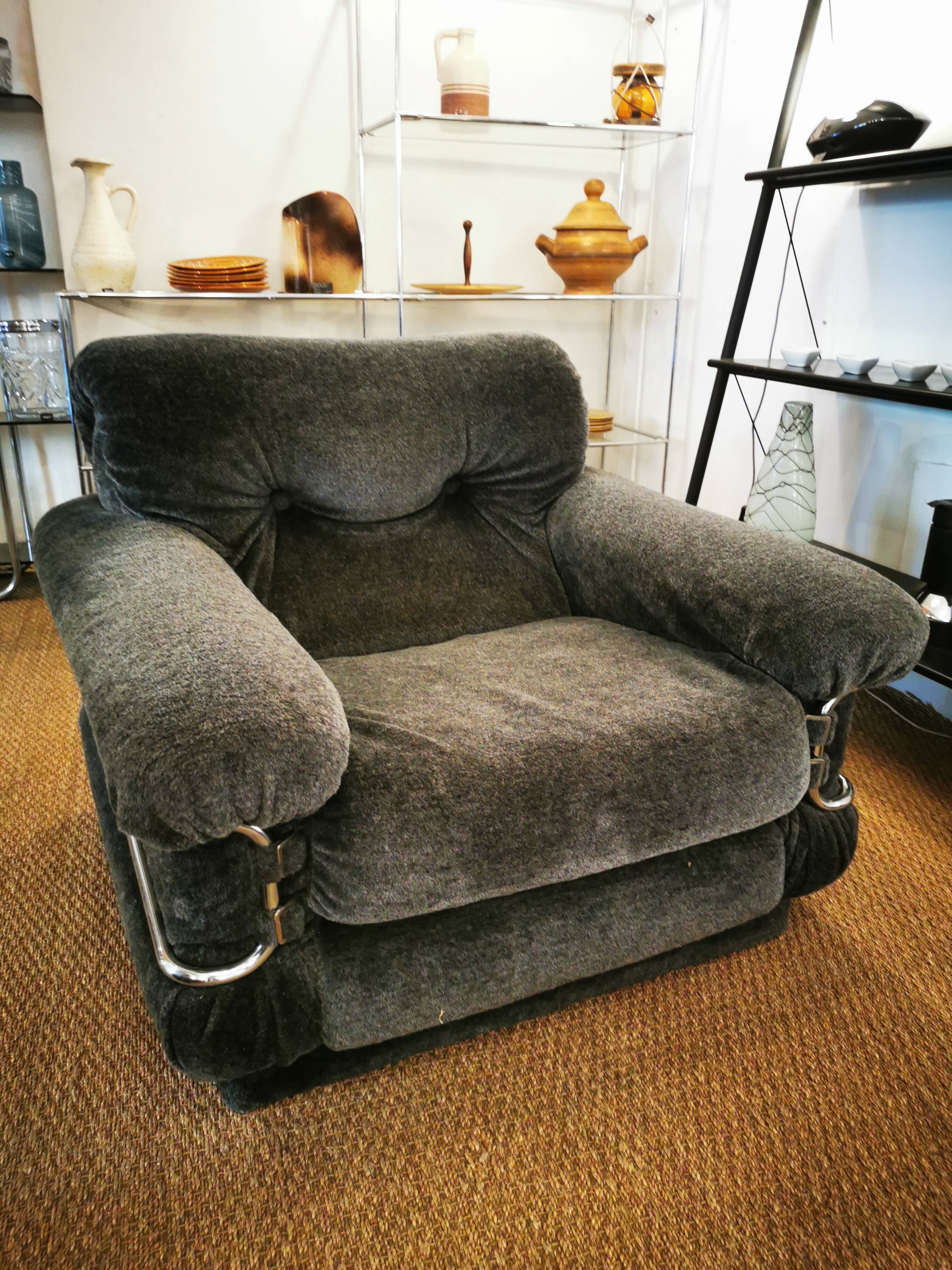 Pair of vintage italian design armchairs from the 70s