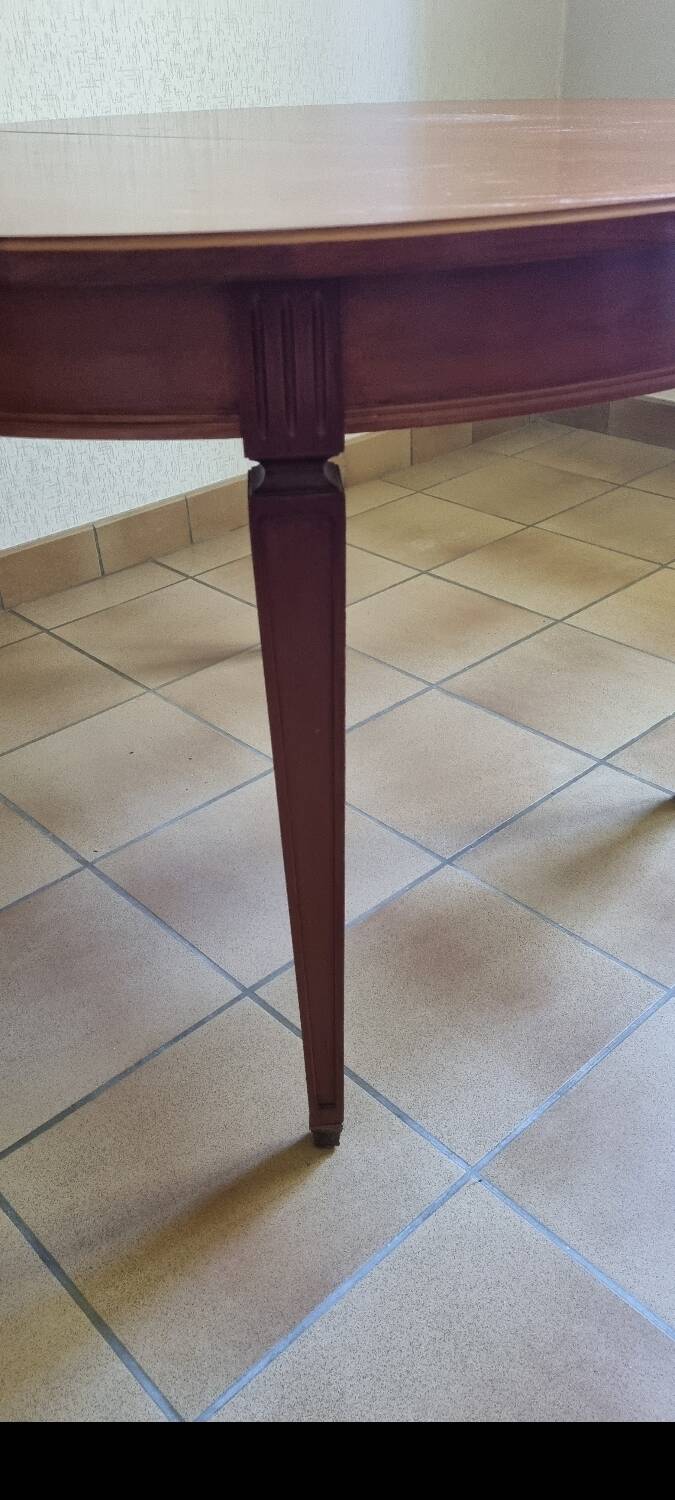 Dining room table with its 2 extensions