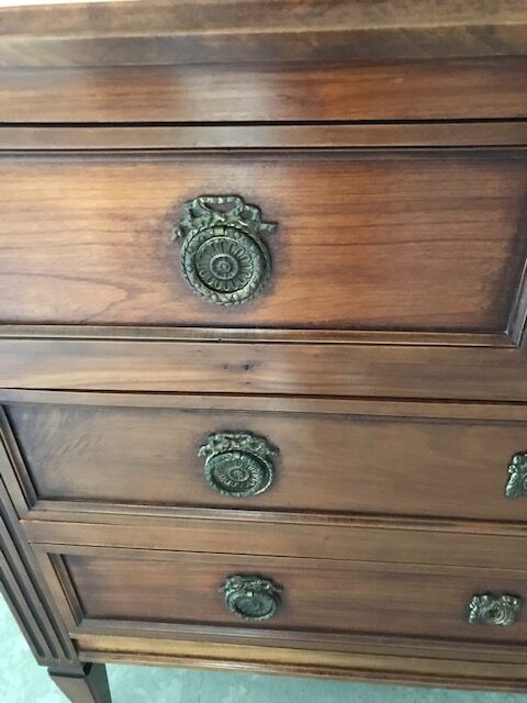 Chest of drawers