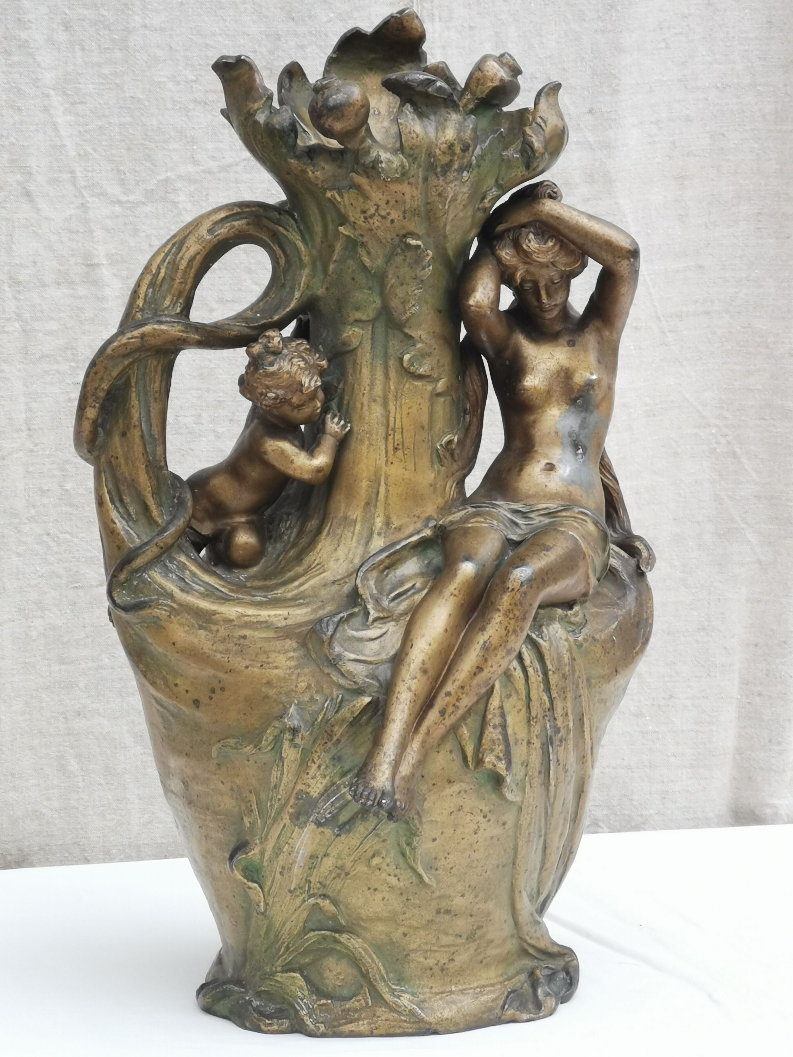 Art-nouveau sculpture signed " hyppolite moreau "