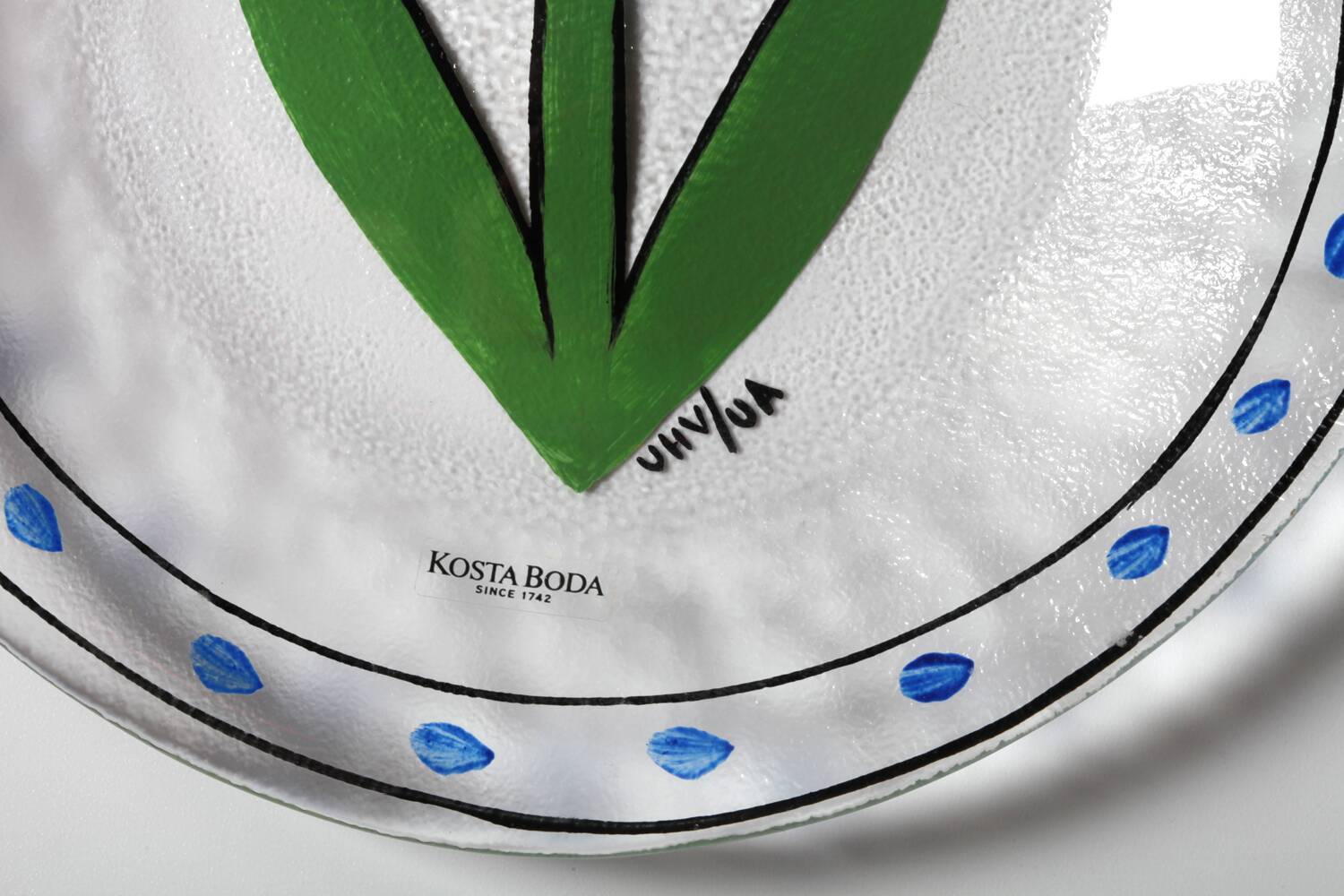 Assiette en verre Kosta Boda : Vintage Blue Tulip Design par Ulrica Hydman Vallien