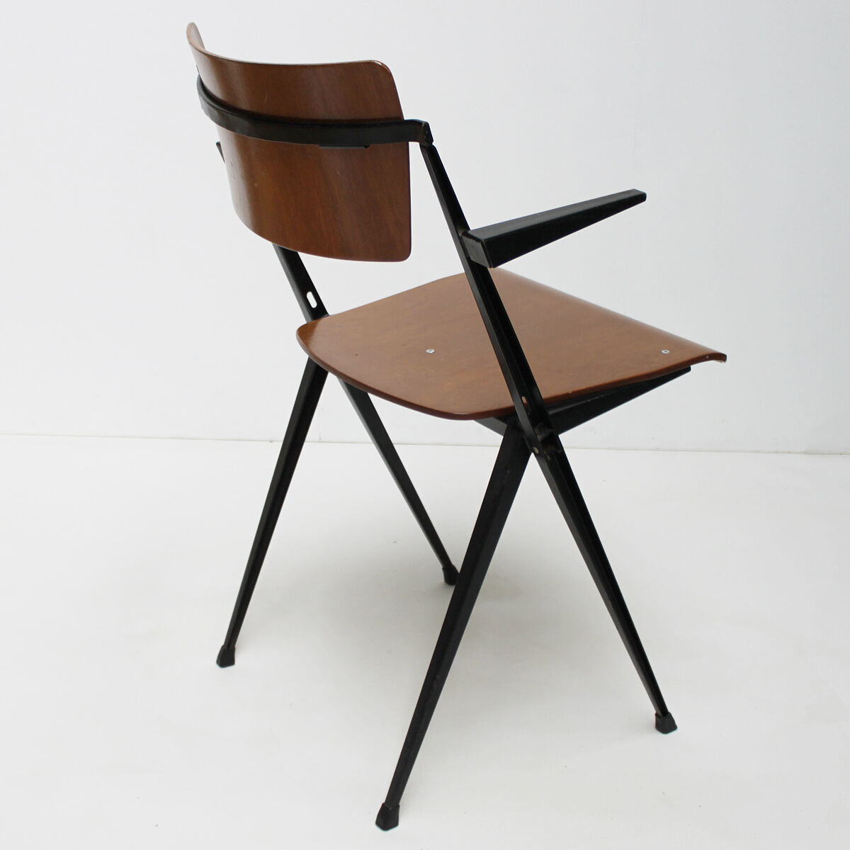 Pyramid armchair by Wim Rietveld for De Cirkel