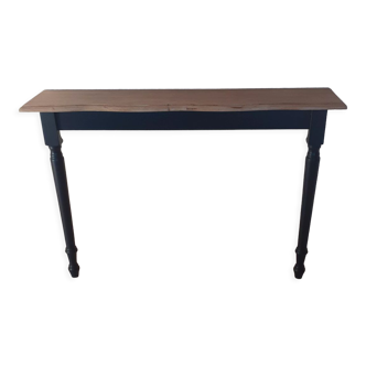 Two-legged console