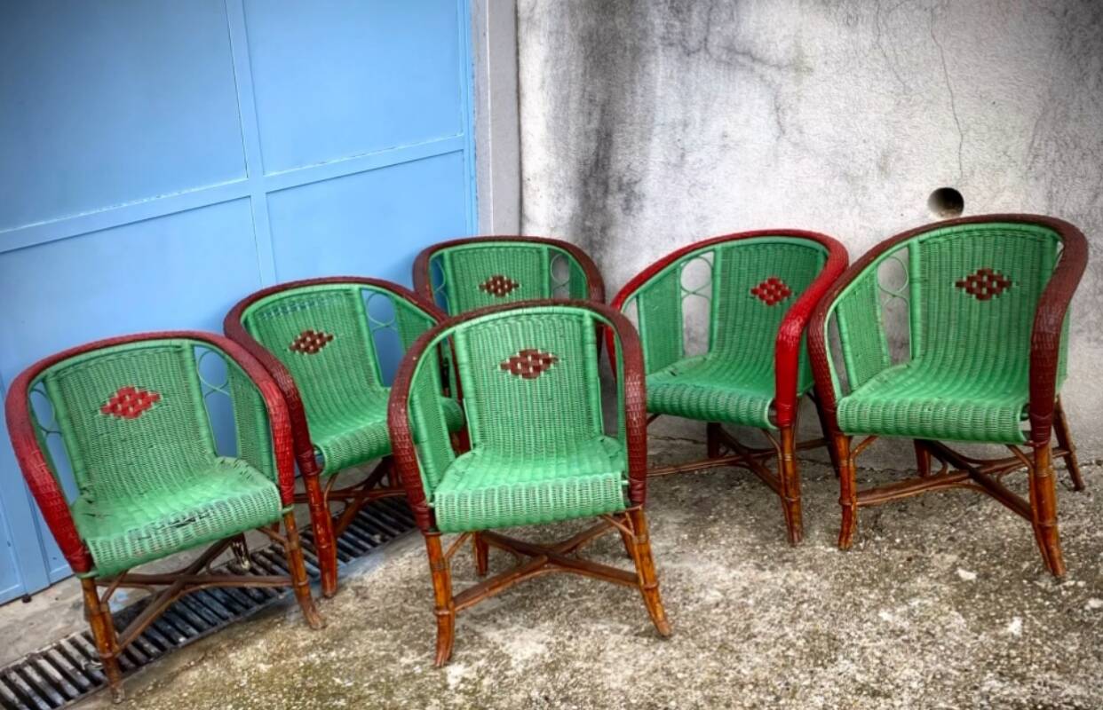 6 wicker chairs
