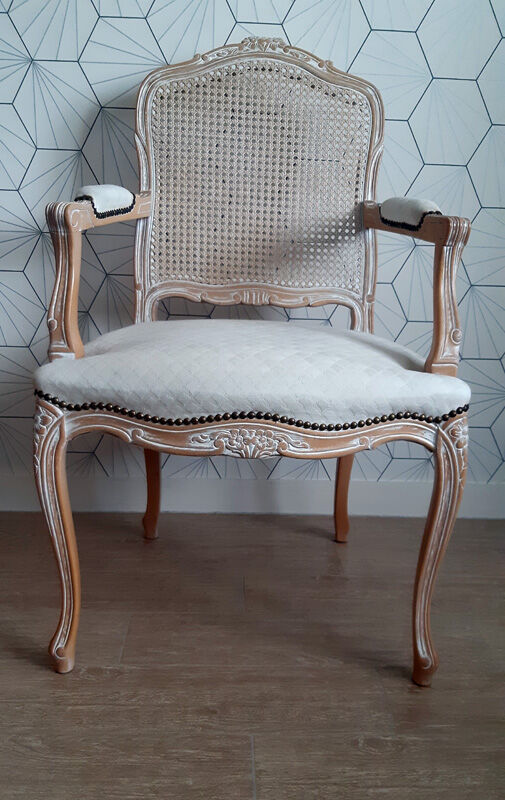 Armchair in white ceruse wood Louis XV style