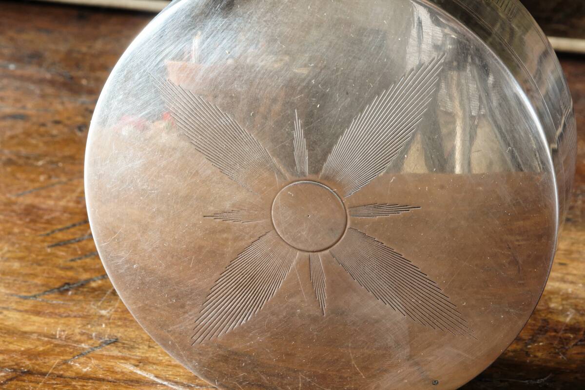 Circular silver-plated candy box, Art Deco period