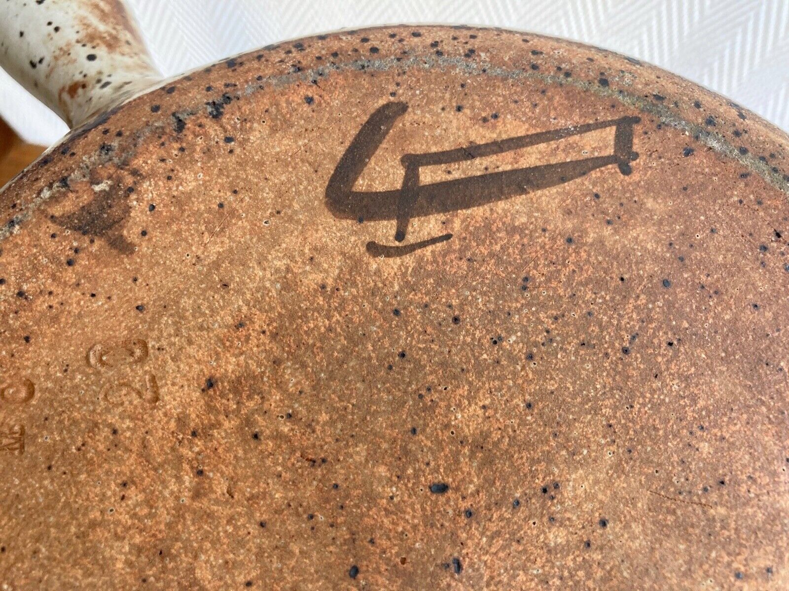 Ceramic pan XXth signature to be identified