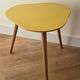Table basse « haricot » tripode en bois vintage - design années 70