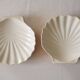 Set of 2 scallop shell bowls in beige and light brown porcelain