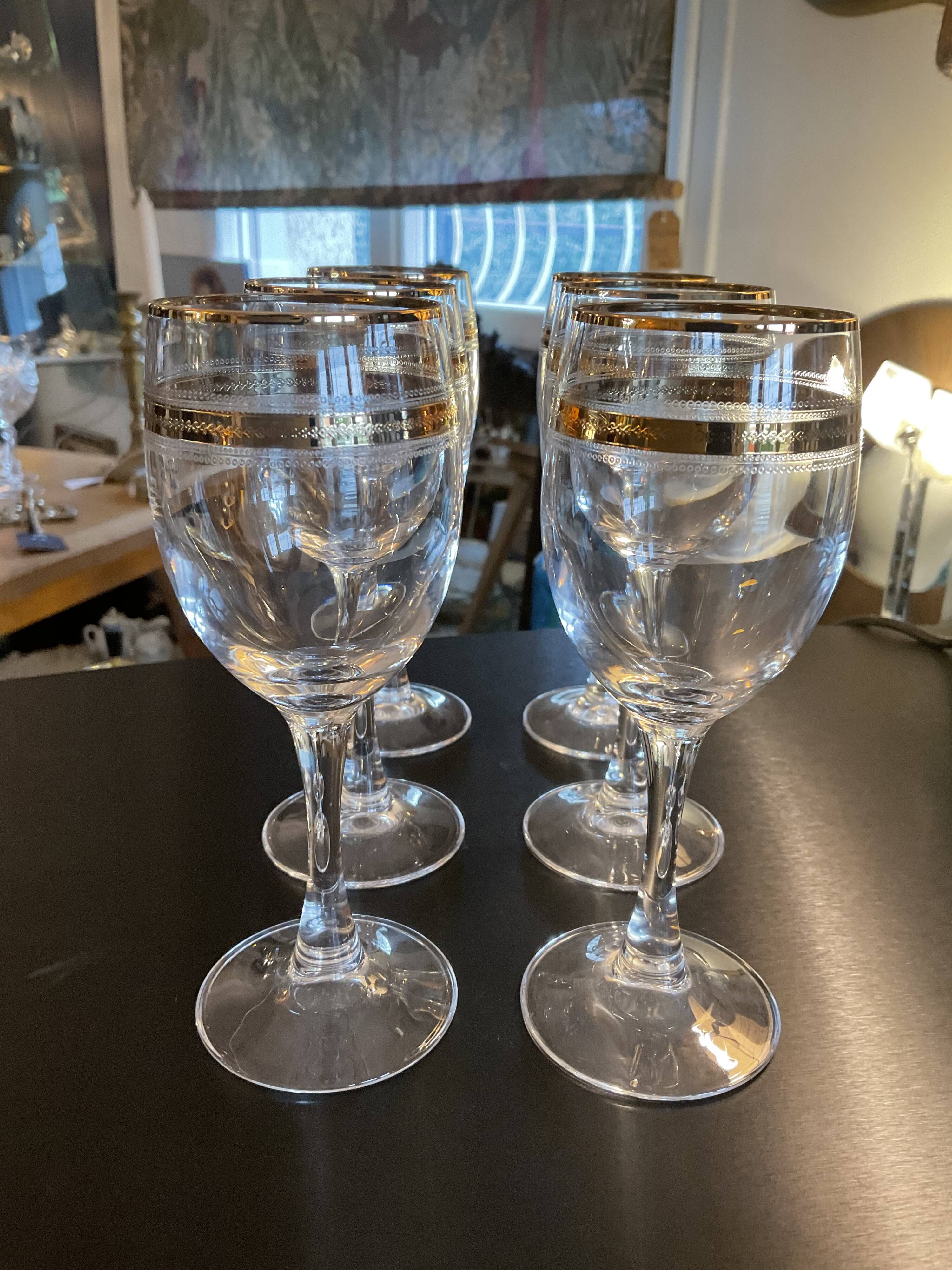 6 Burgundy glasses in engraved crystal and gilding