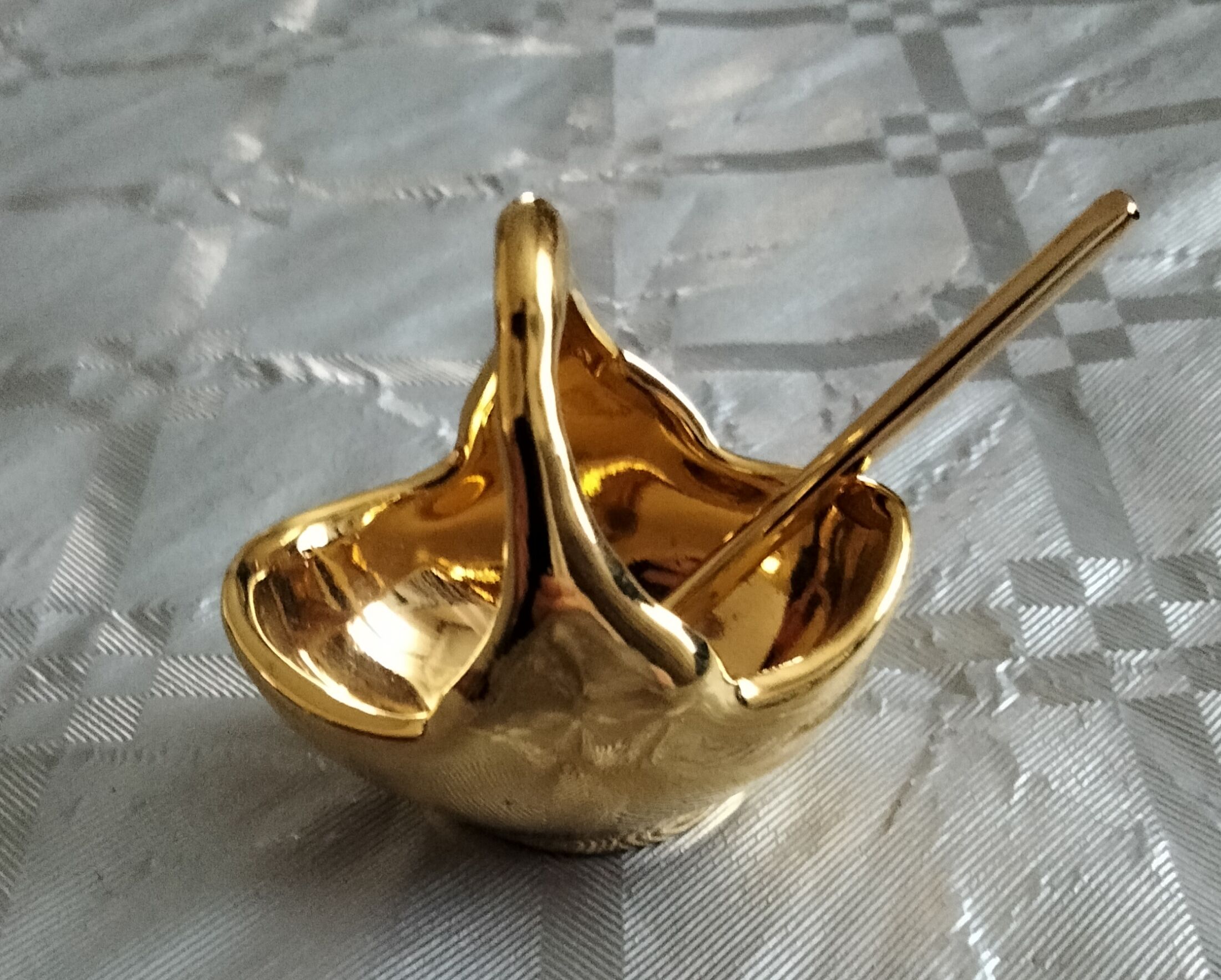 Duo salerons in porcelain from Limoges R Montigny