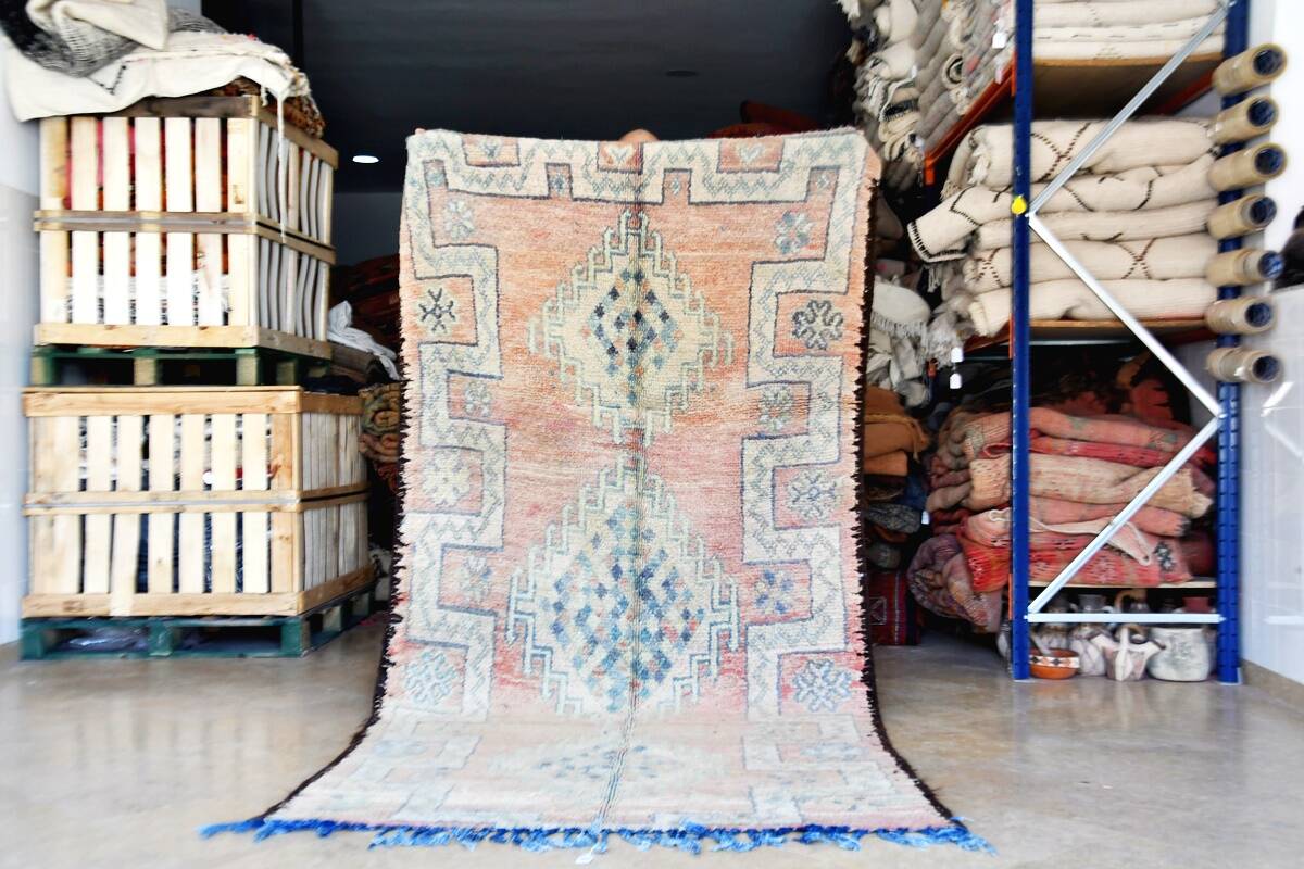Vintage Moroccan Berber rug Boujaad 305 x 140 cm