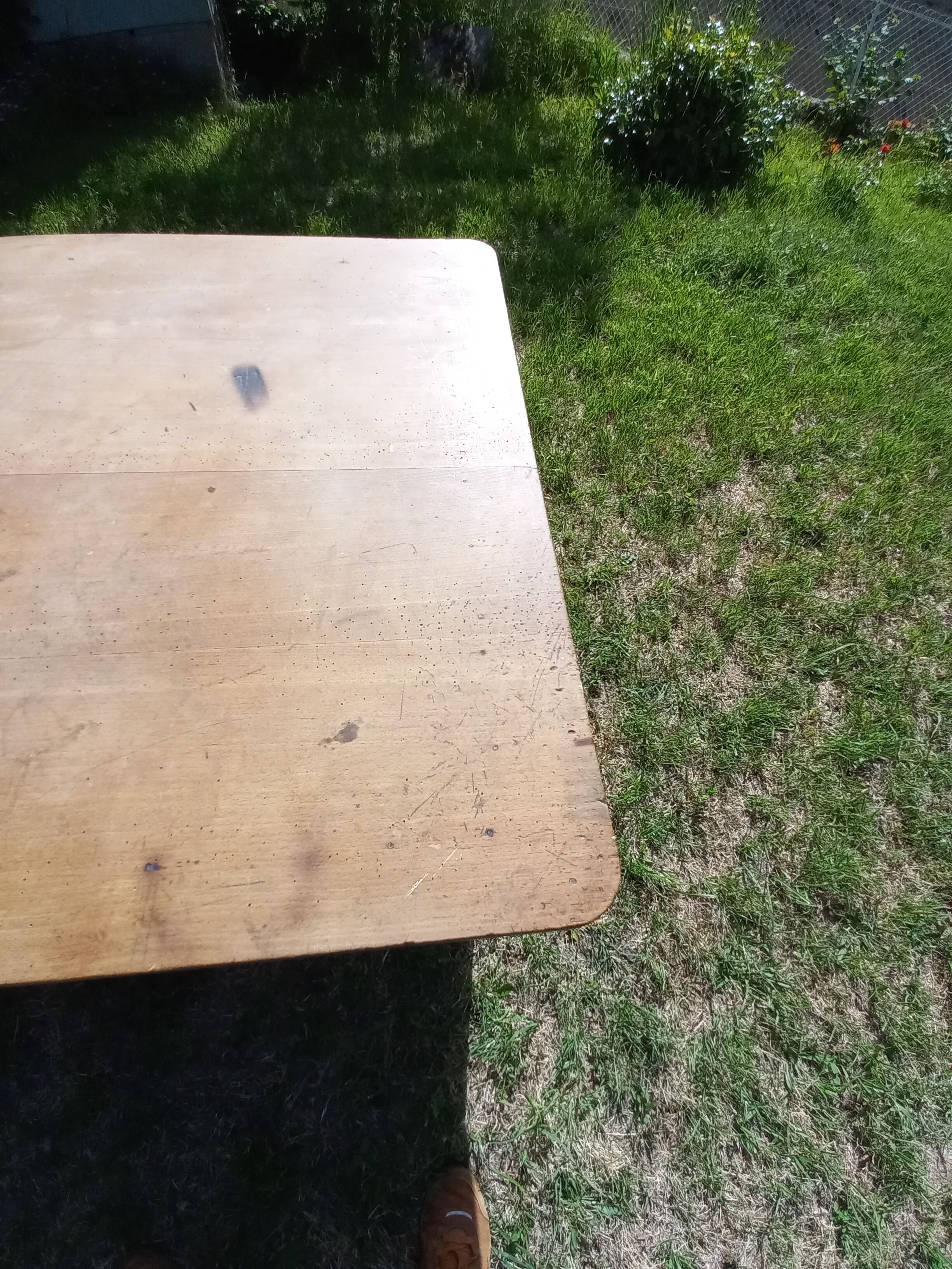 Firm table spindles feet 128cm