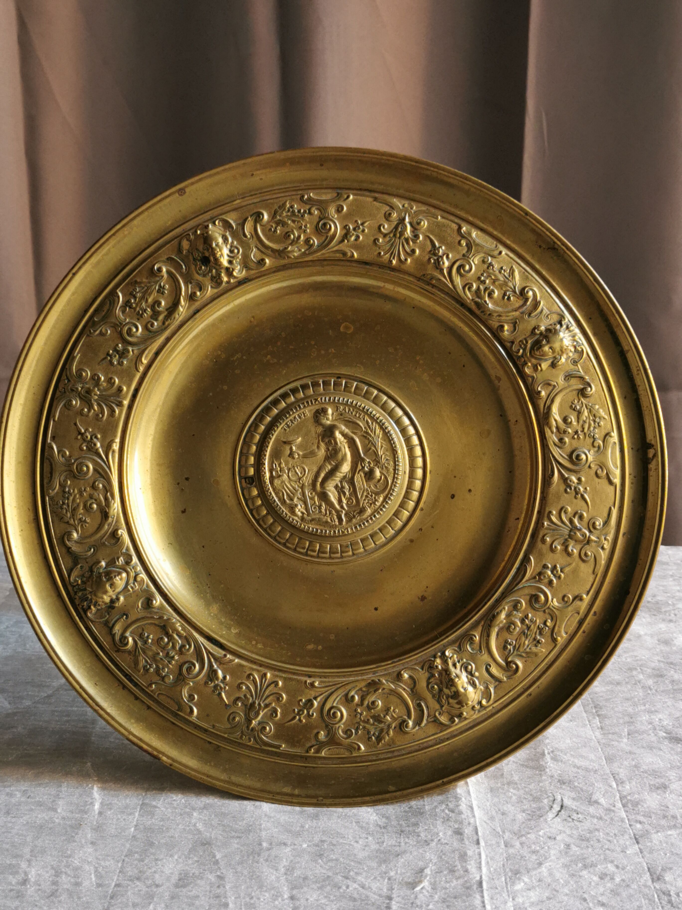 Ancient bronze cup "decor a the antique"