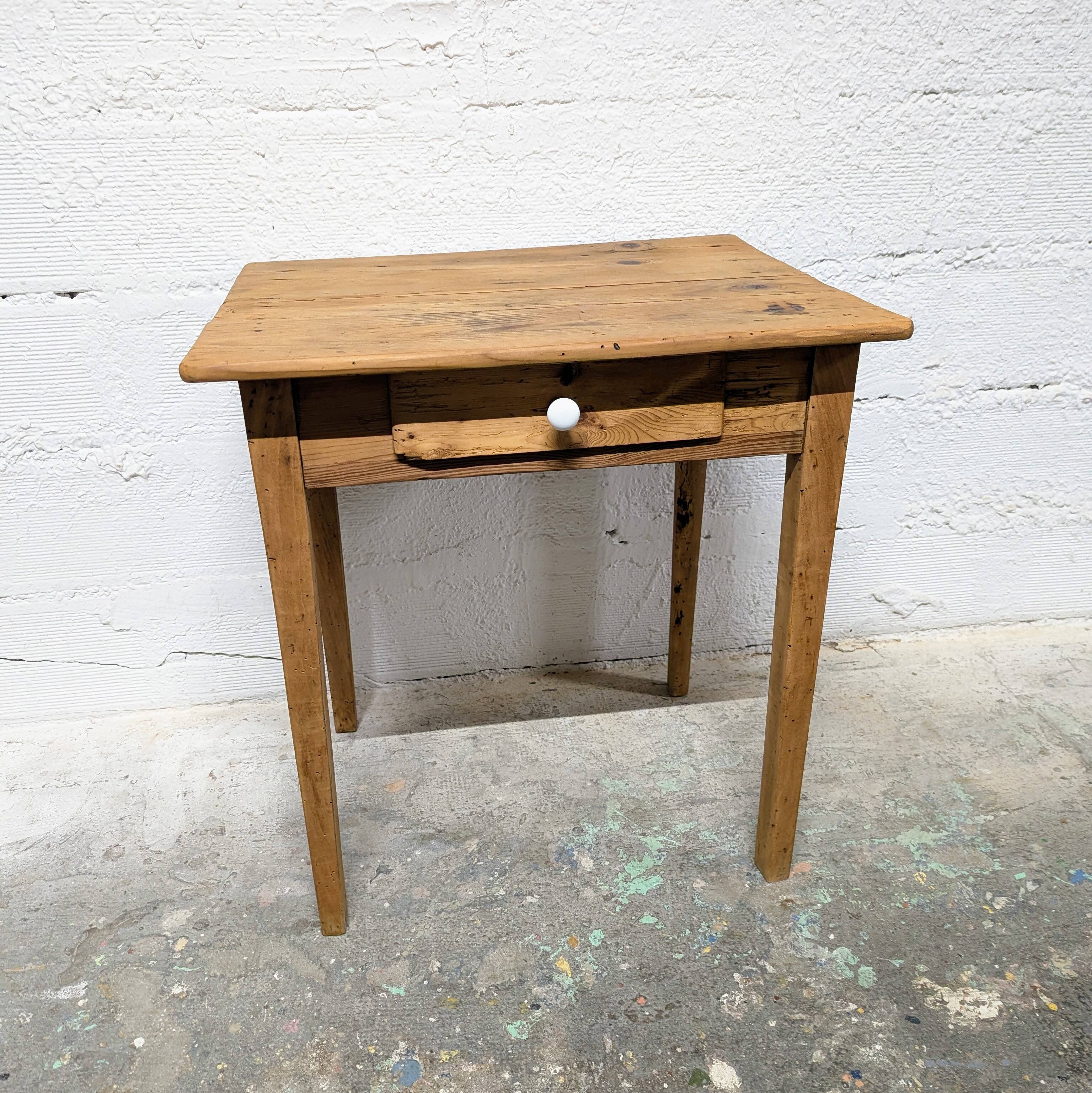 Petite table de ferme