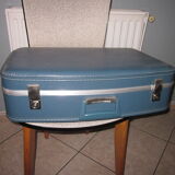 Vintage suitcase air hostesse