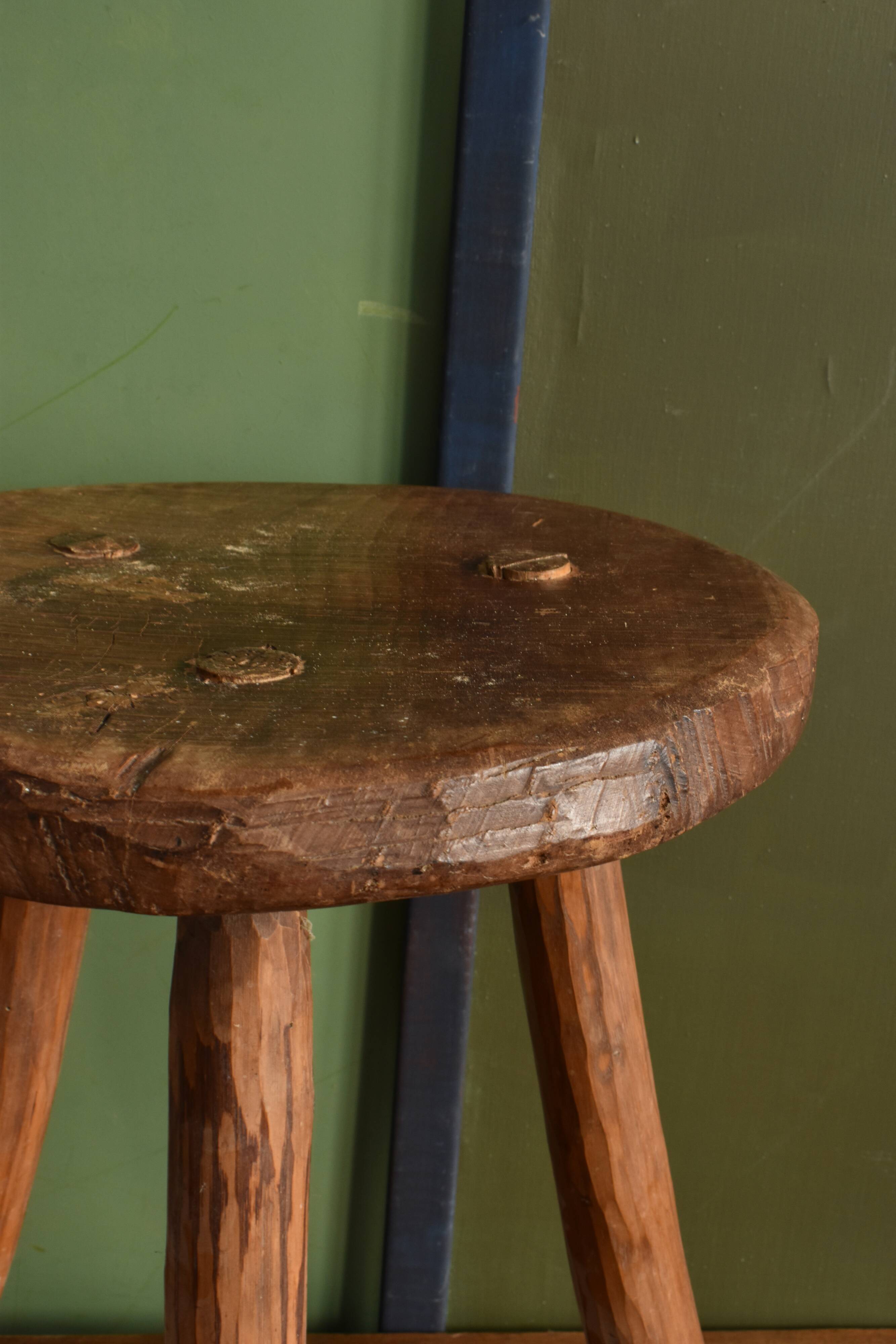 Tripod brutalist stool