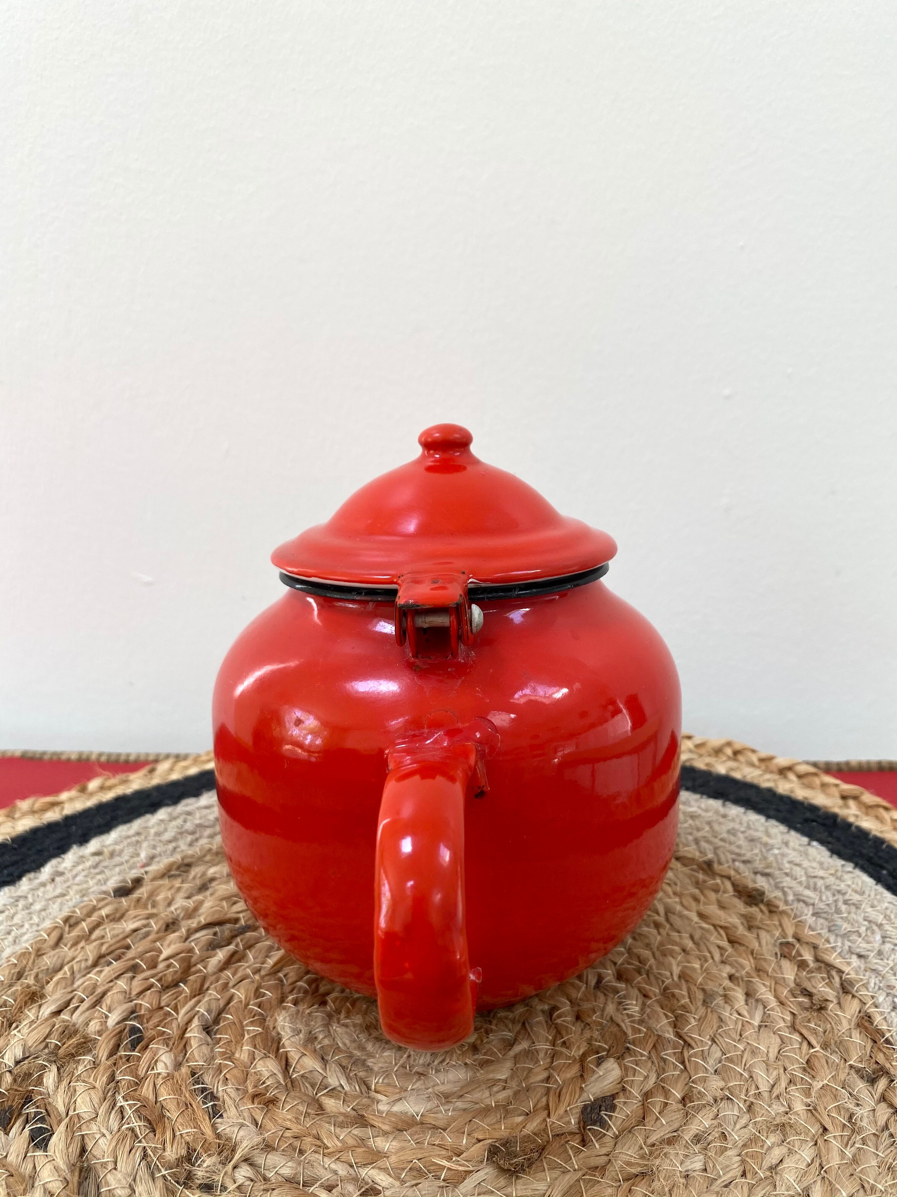 Red enamelled teapot 1 liter from the 70s