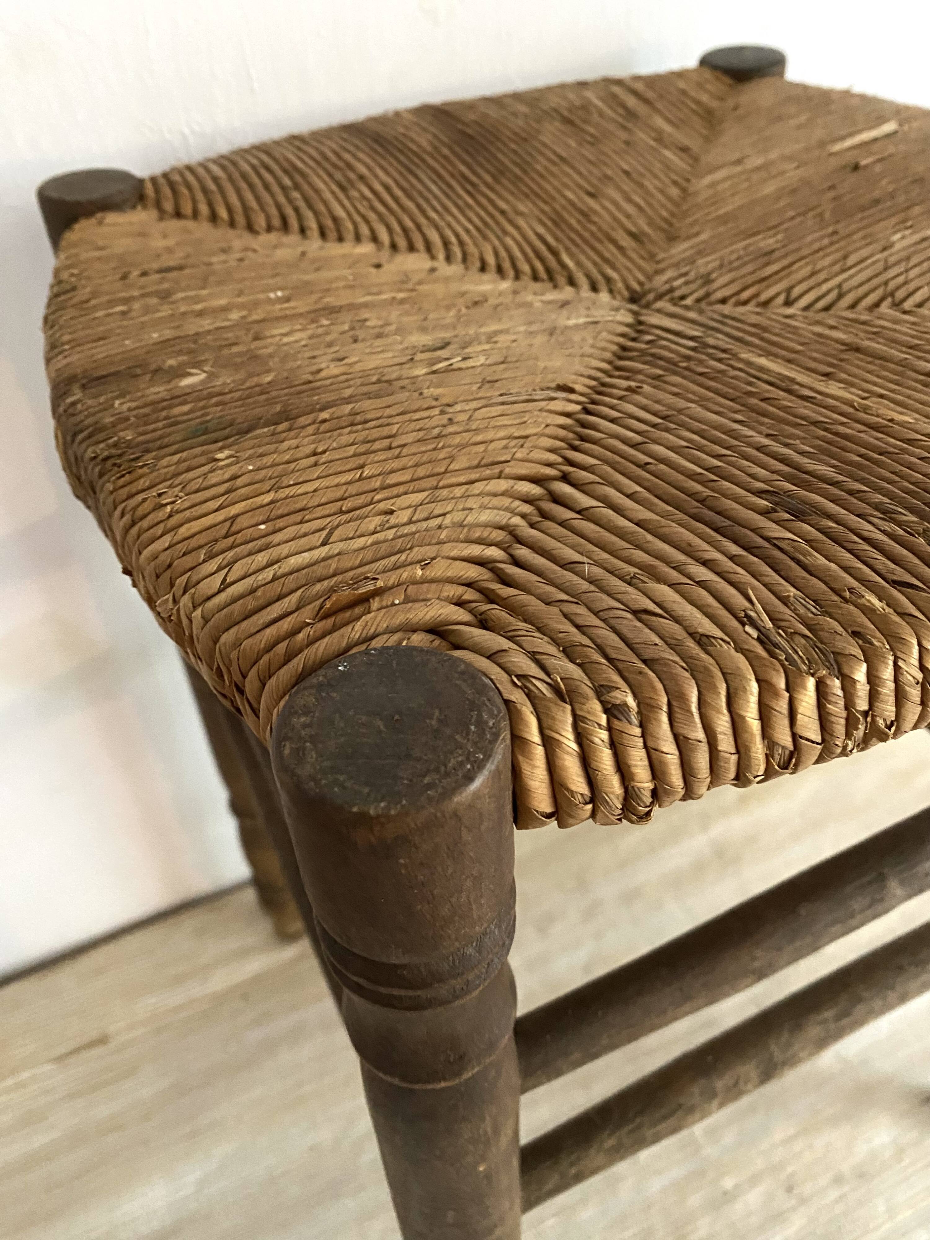 Country stool in wood and straw