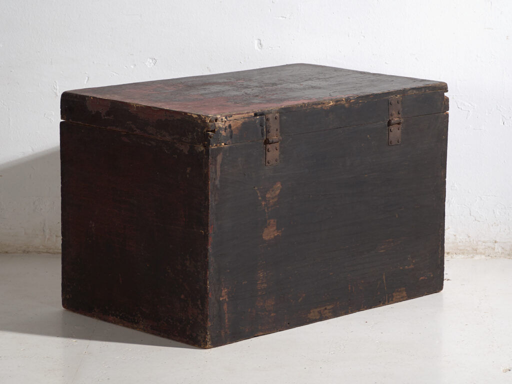 Antique Chinese chest painted in pine wood – China, circa 1900
