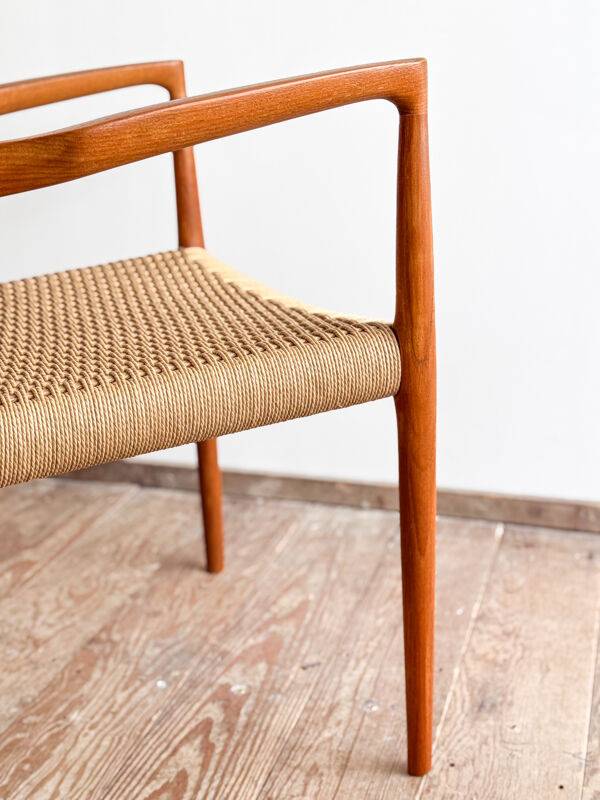 Paire de chaises de salle à manger modèle 57 par Niels O. Møller en teck