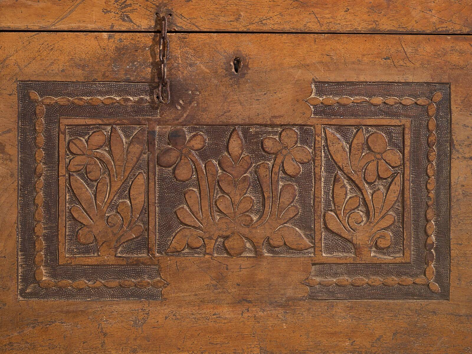 Antique chest with engraved floral motifs (c.1850)