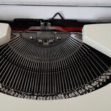 White functional underwood typewriter