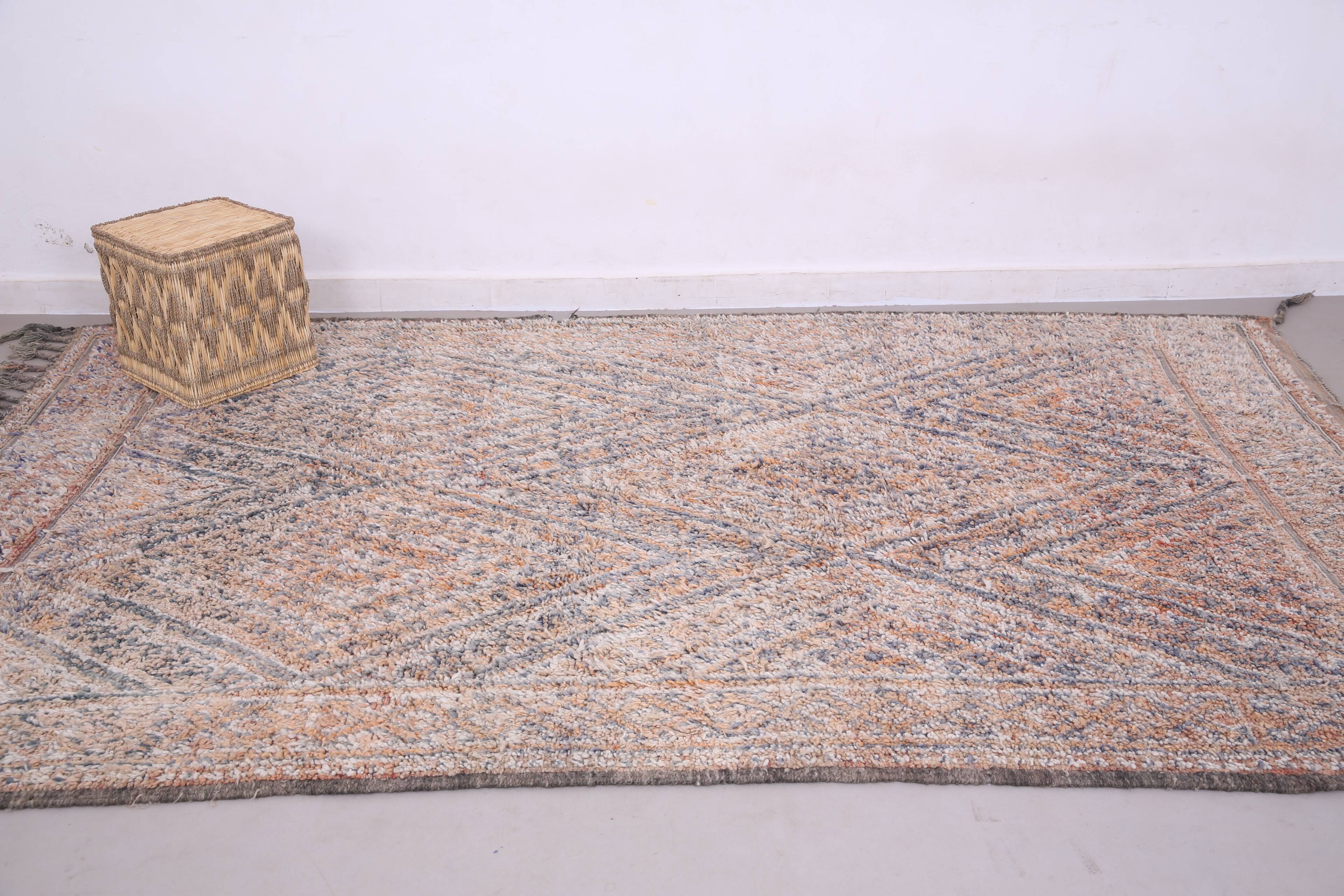 Vintage Beni Mguild Rug 209 x 323 - Berber Wool Rug - Handmade Moroccan Rug