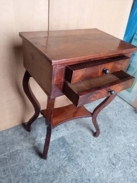 Work table - In mahogany and mahogany veneer - 19th century