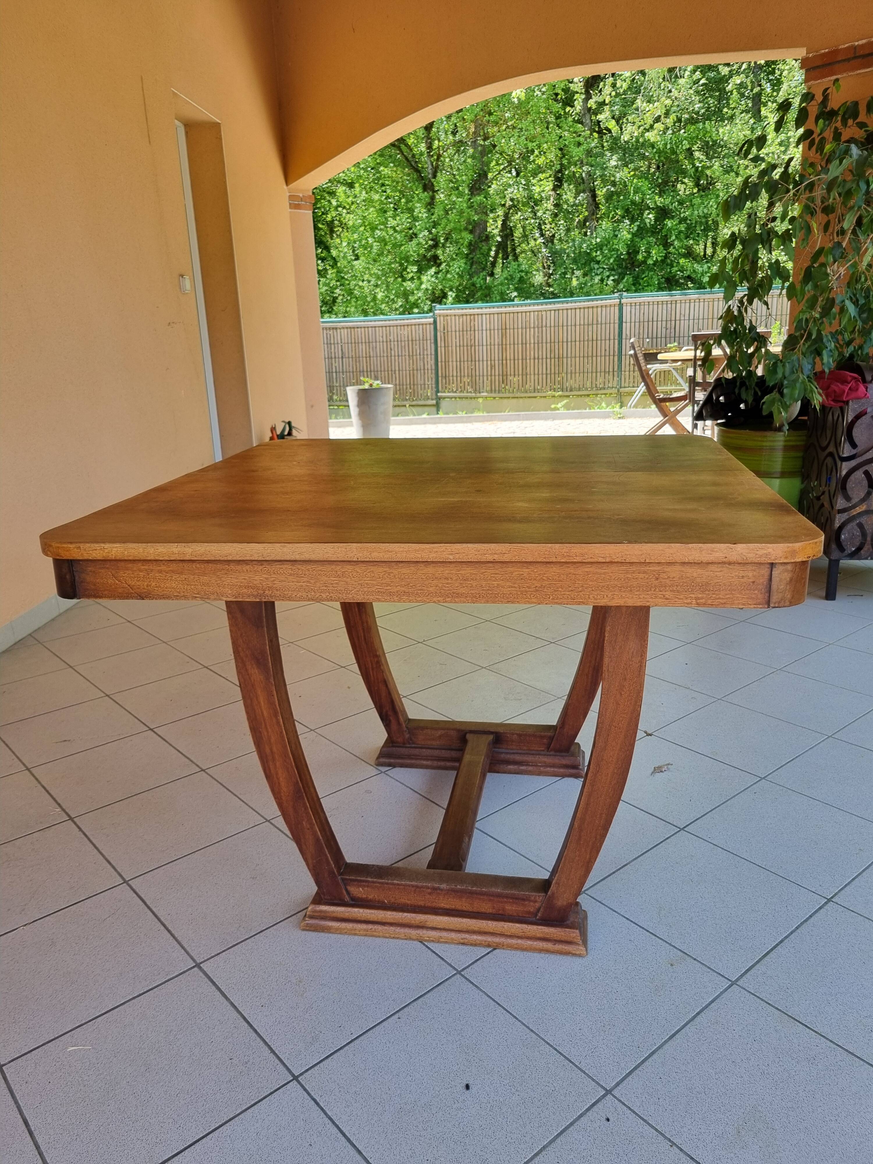 Square table