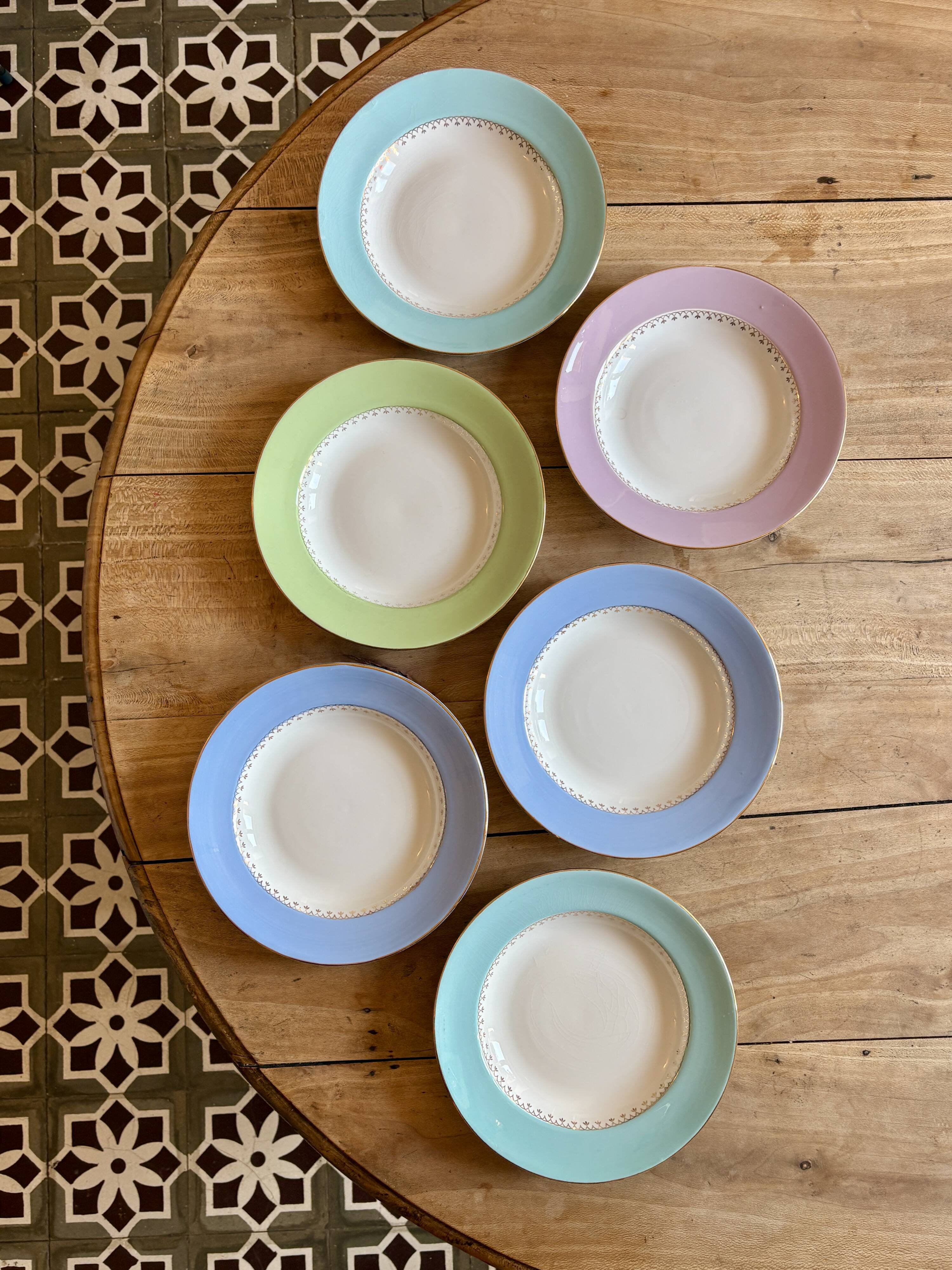 Set of 6 vintage soup plates, pastel colors and gold details