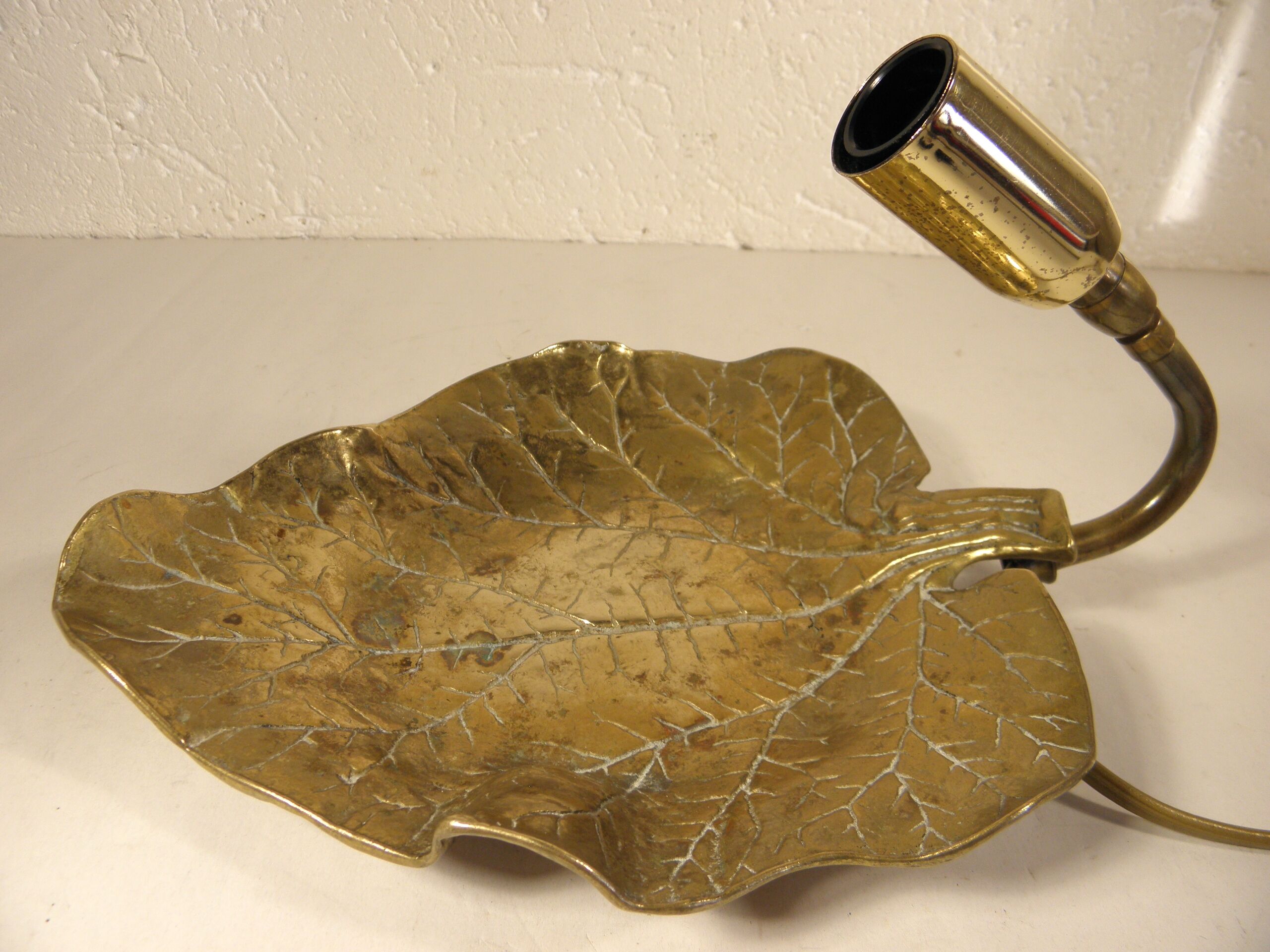 Brass "sheet" wall lamp