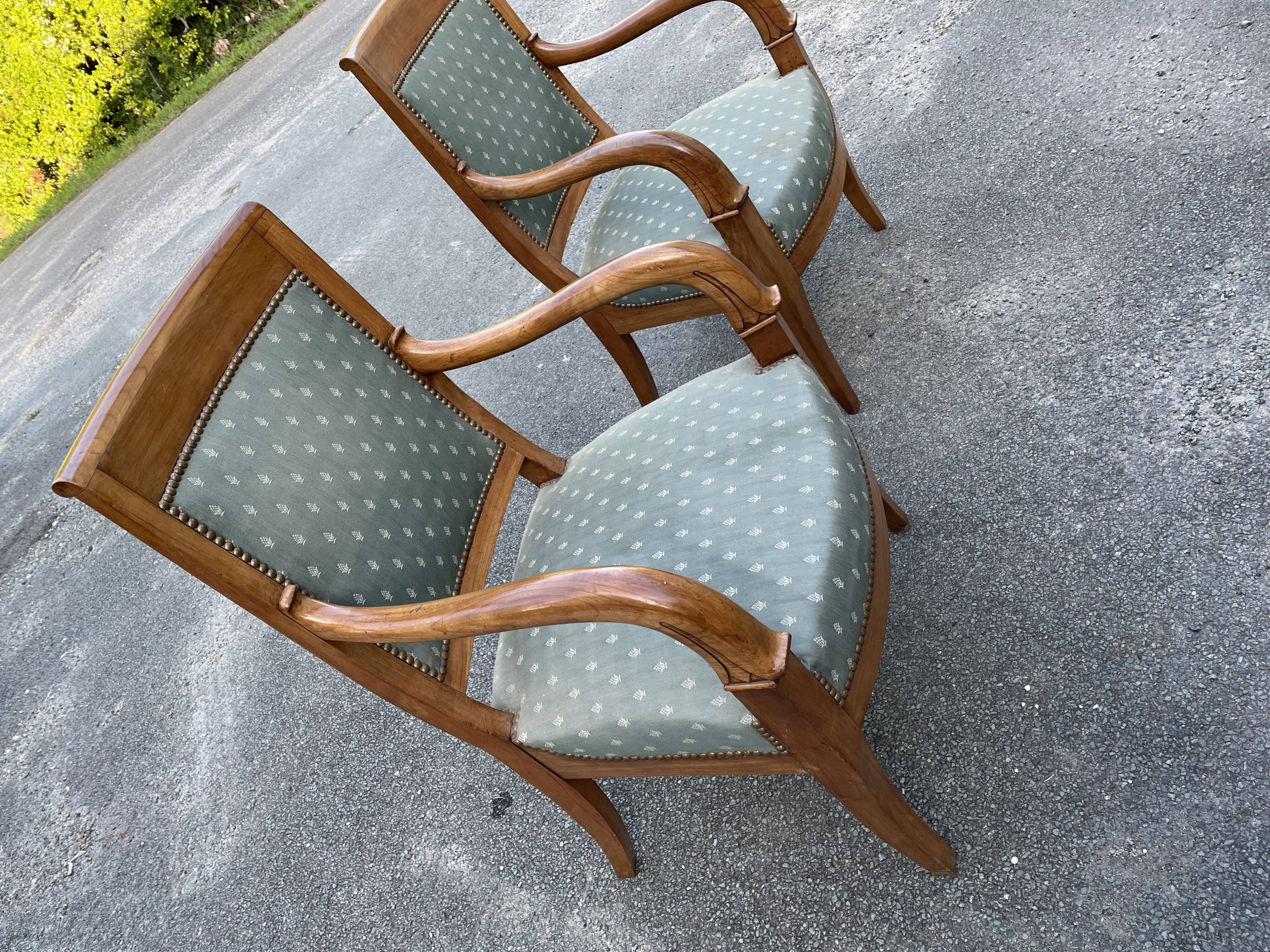 Pair of chair with cherry butt