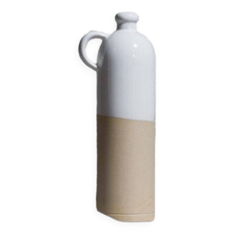 Jug with handle
