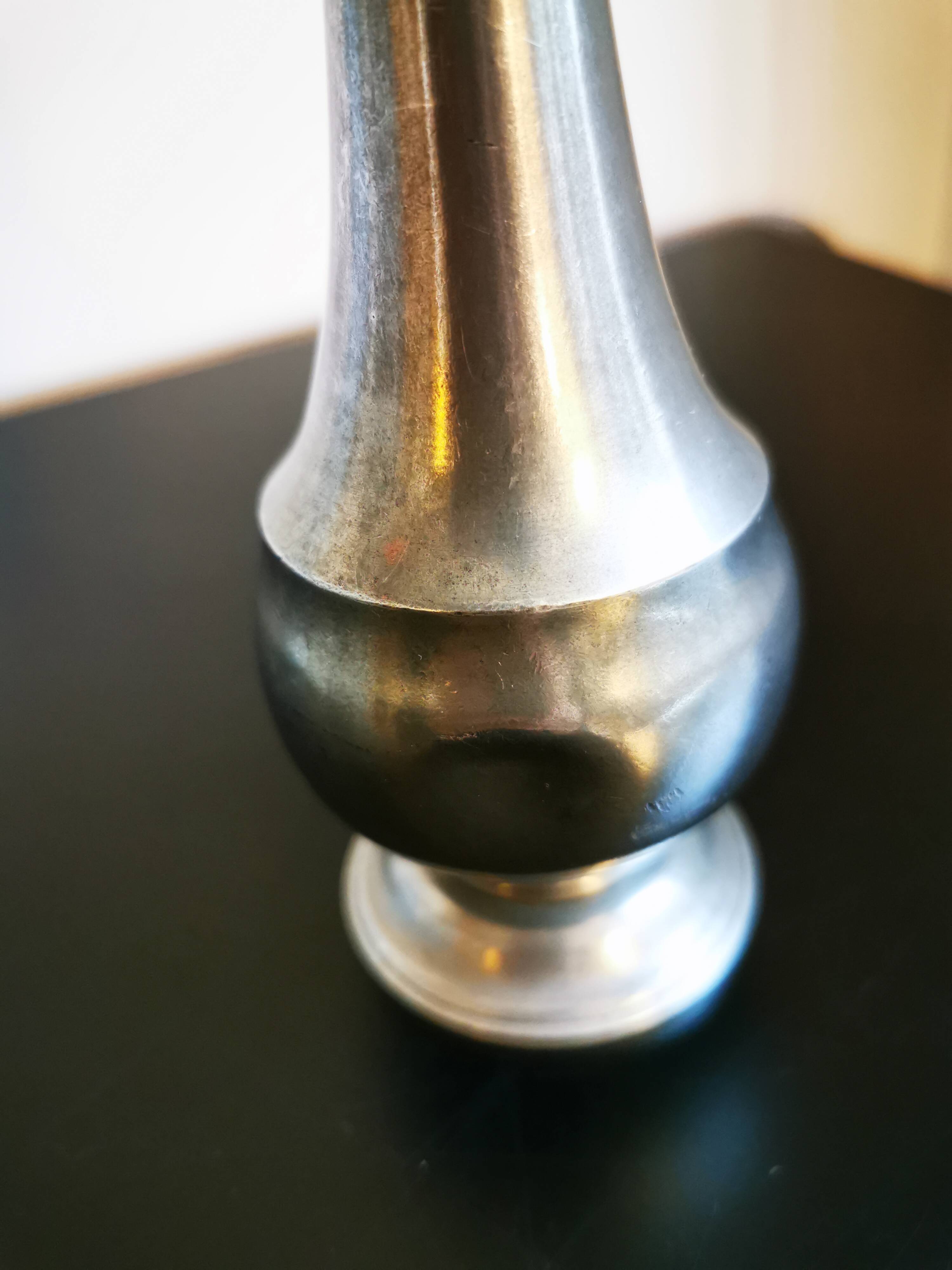 Soliflore ancien en étain