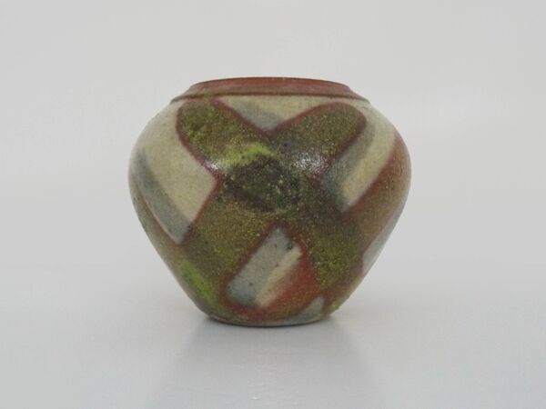 Vase rond, boule signé Olivier Roy Vallauris. Années 80
