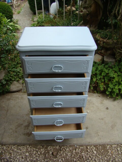 Painted chiffonnier 60