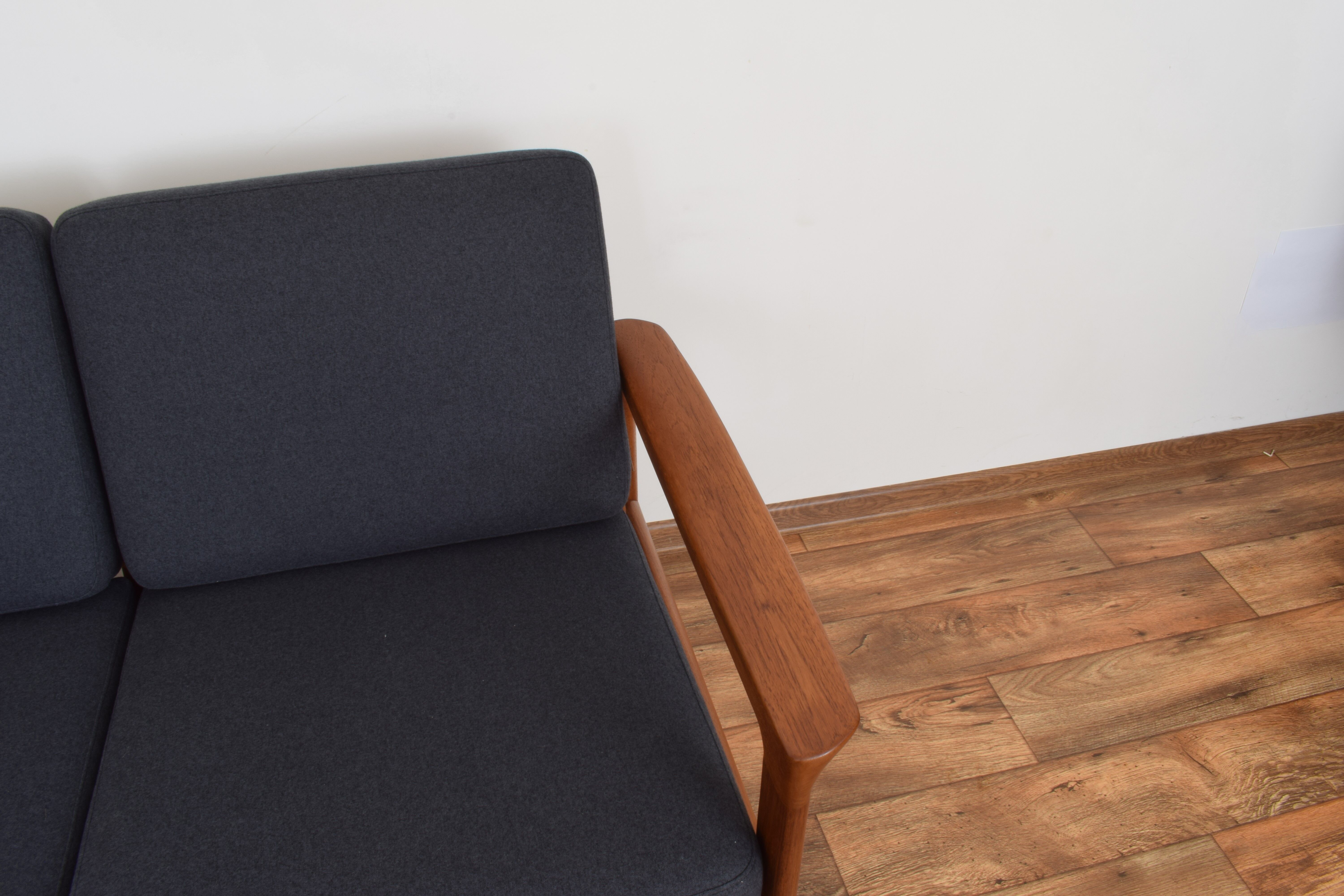 Mid-century danish sofa by Sven Ellekaer for Komfort, 1960