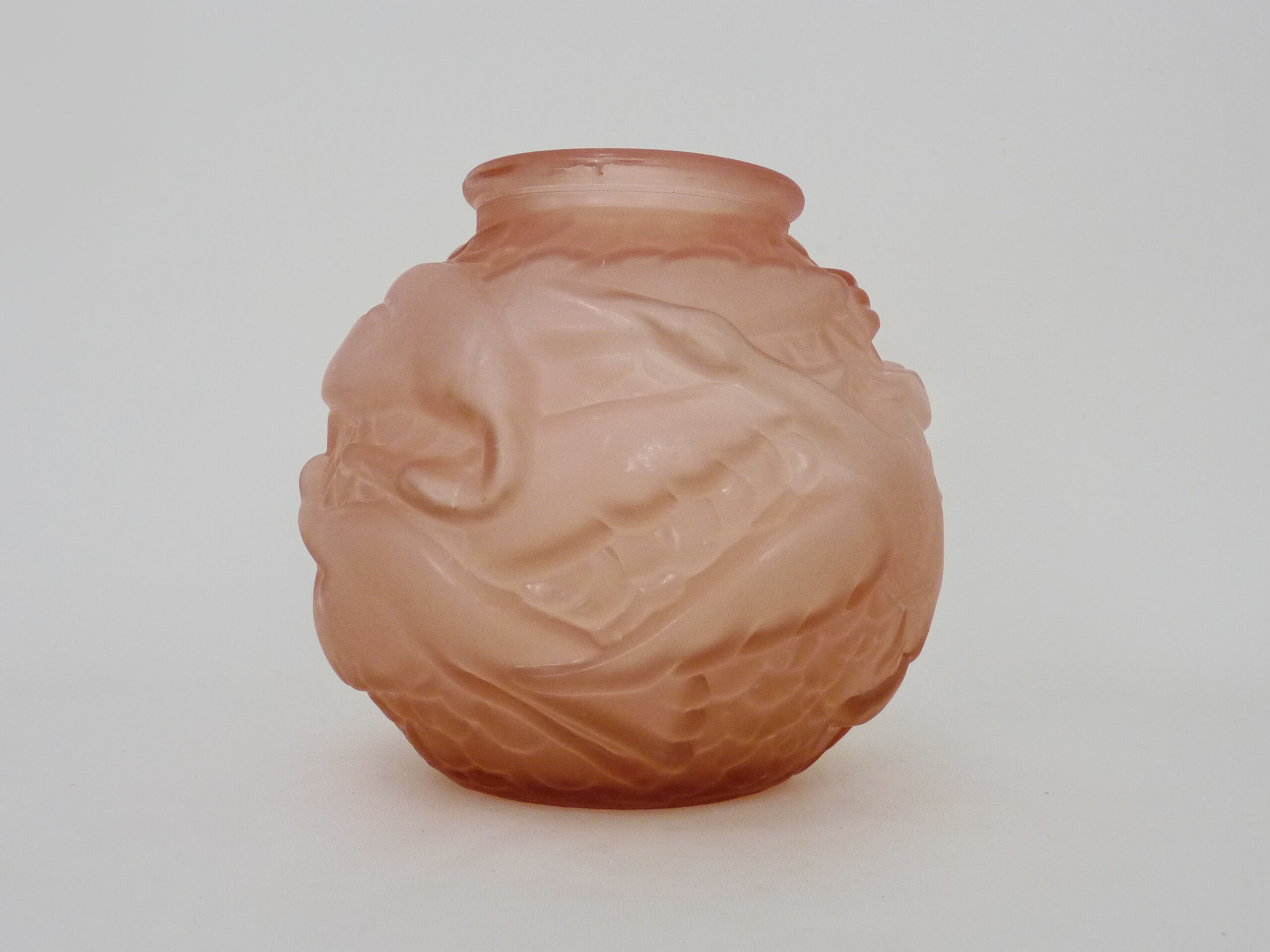 Art deco ball vase in pink glass paste with bird decoration