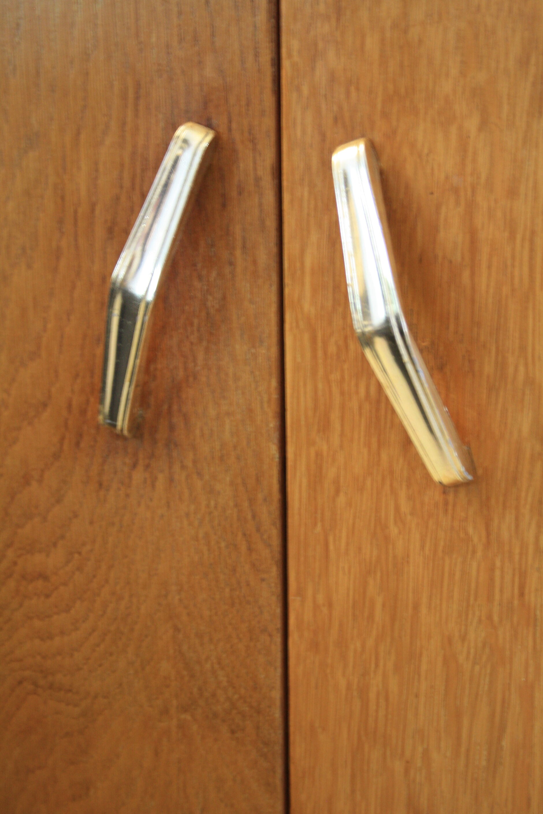 Secretary compass feet