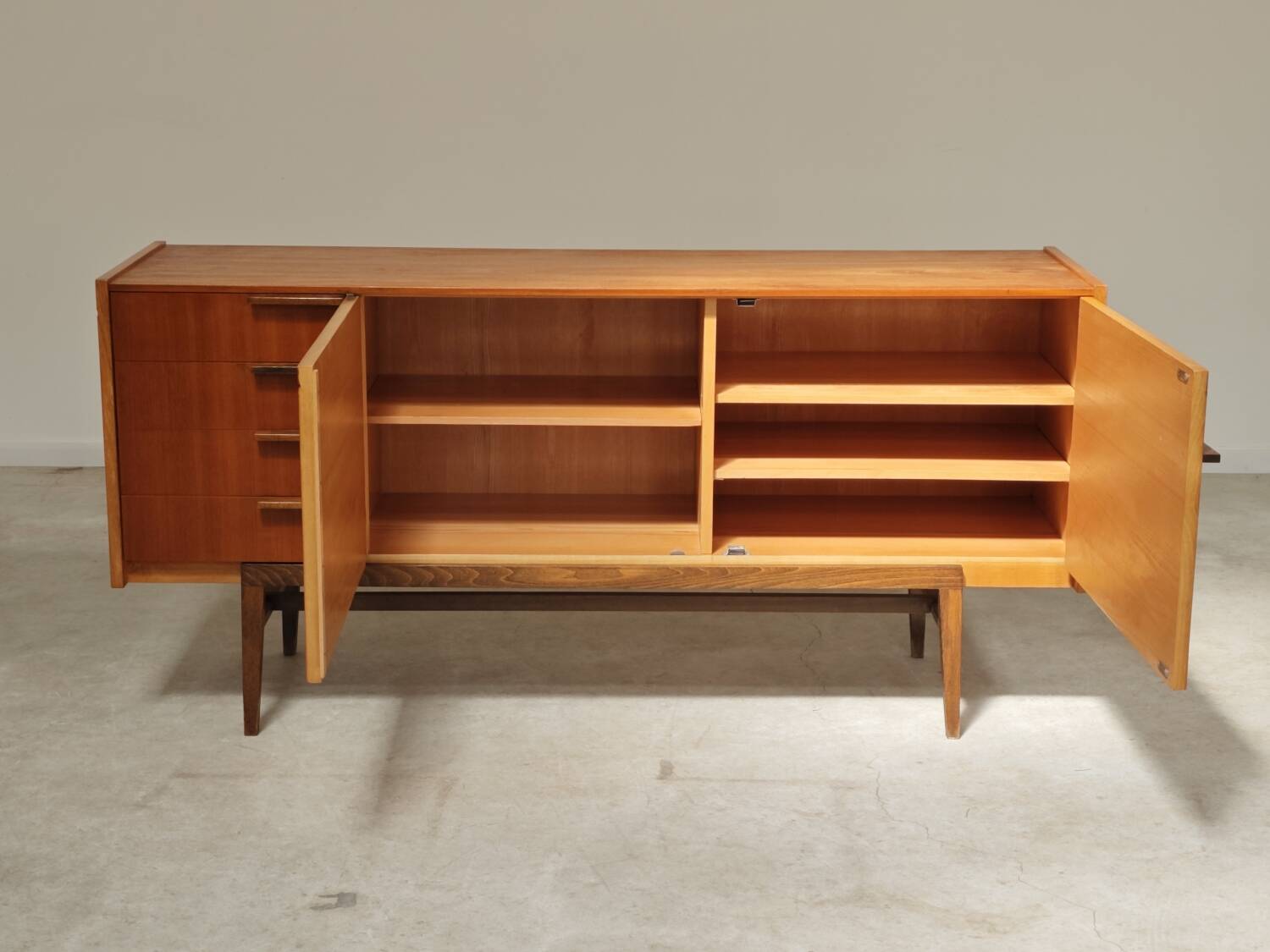 Enfilade meuble de rangement
Frantisek Mezulanik pour Up Zavody
1960