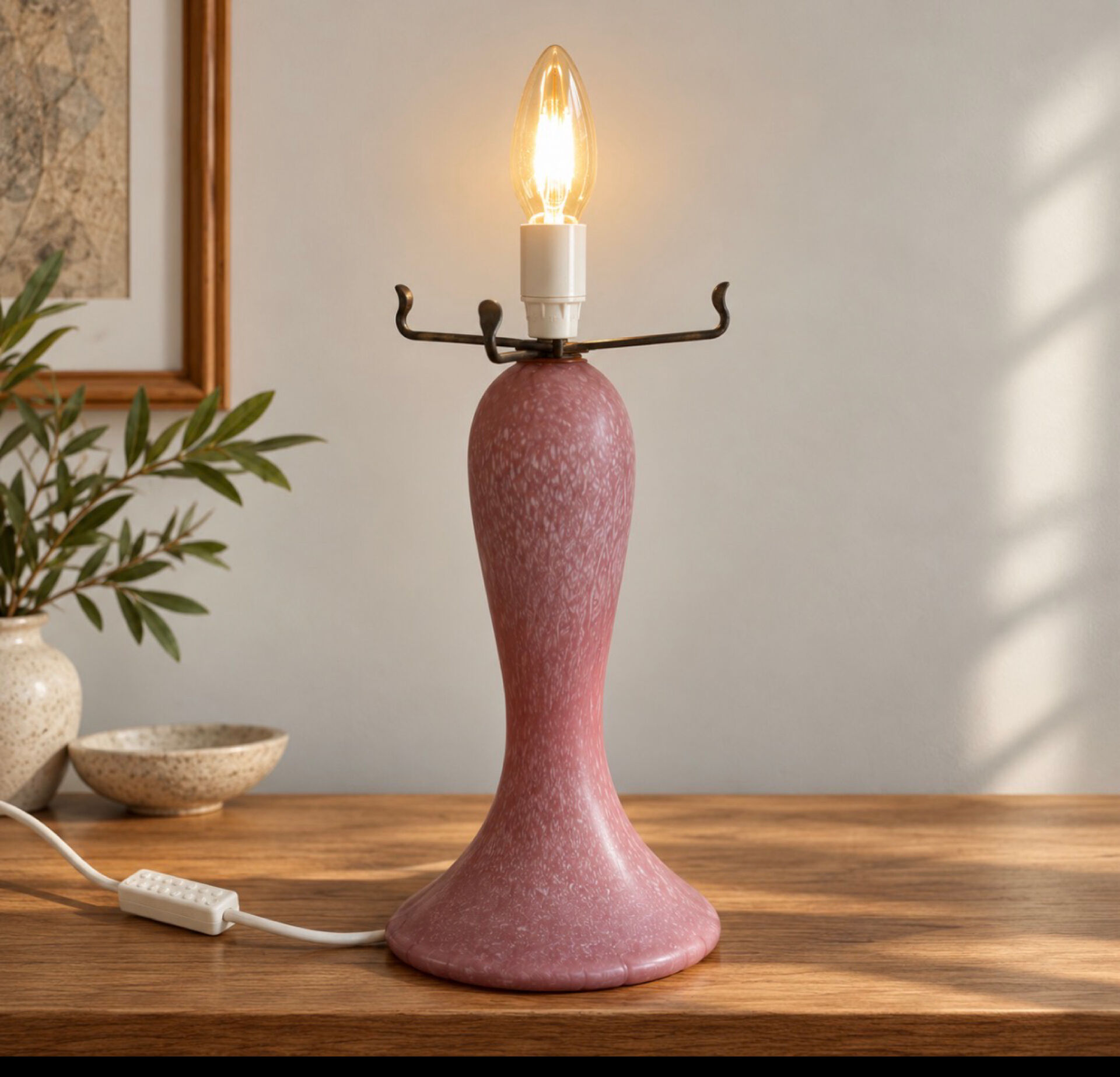 Vintage lamp in speckled pink blown glass