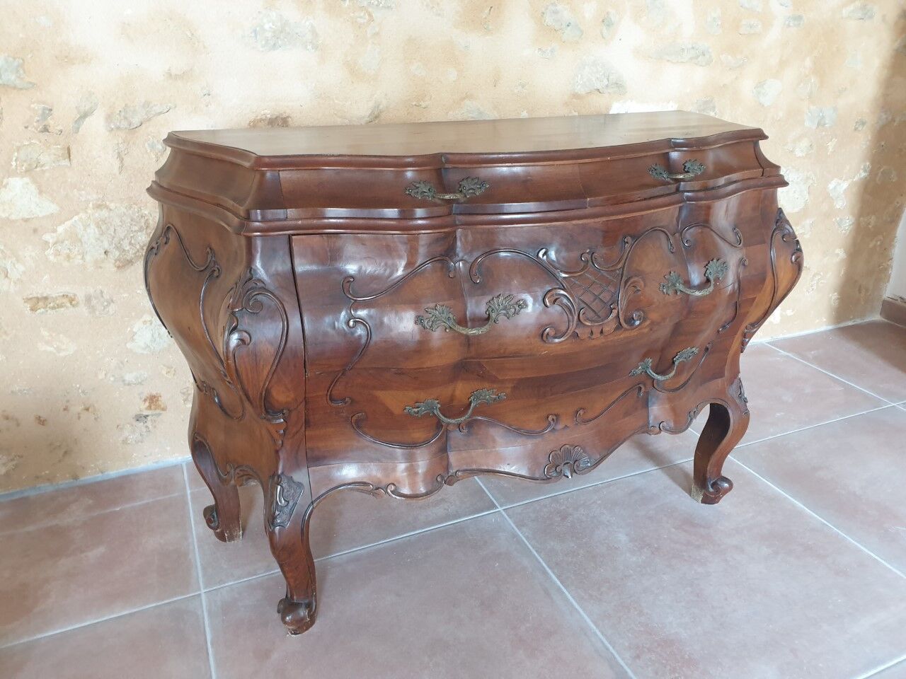 Louis XV-style commodity