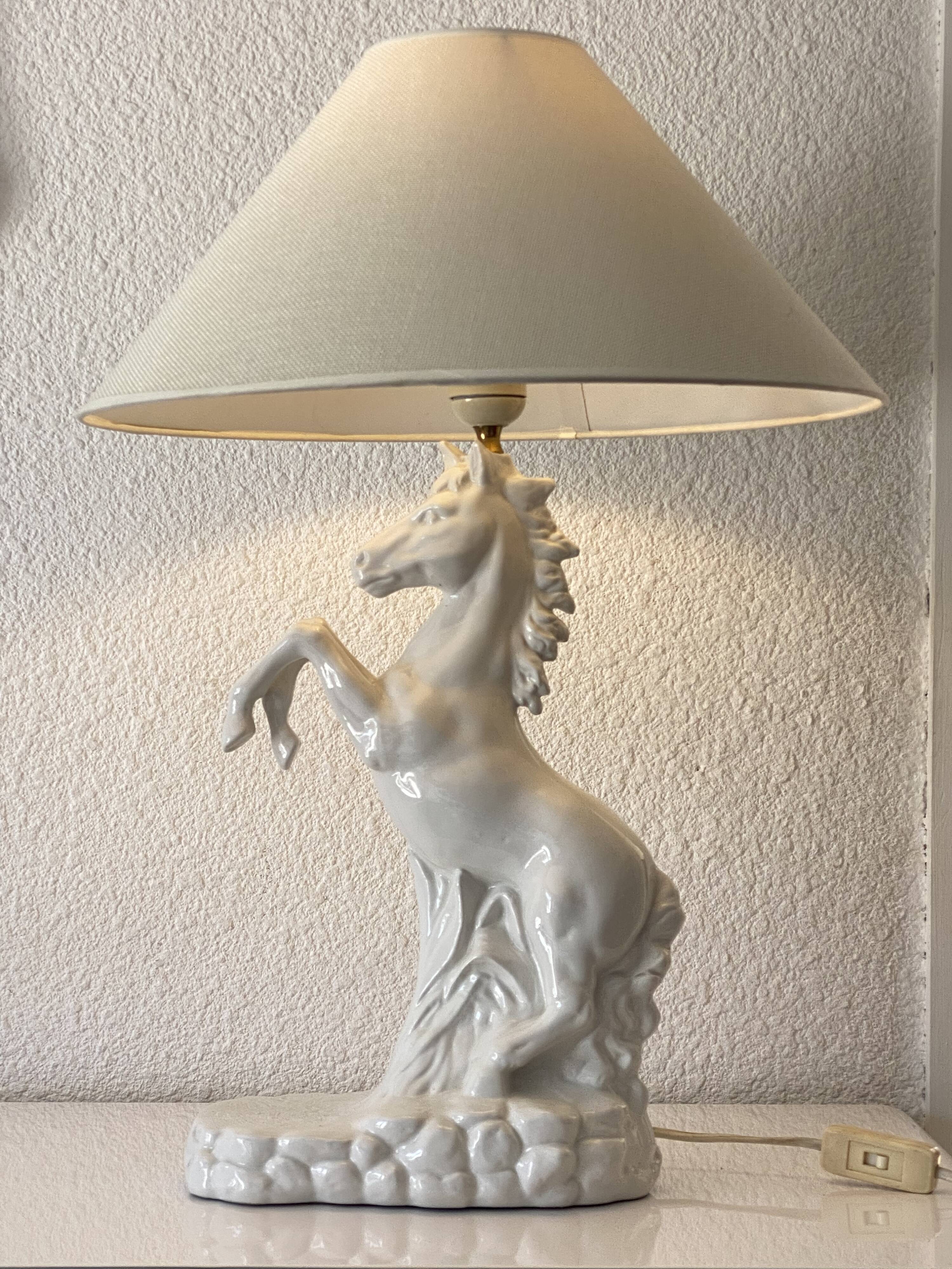 White ceramic zoomorph lamp