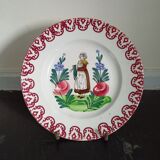 Assiette en faïence St Amand et Hamage ancienne décor floral