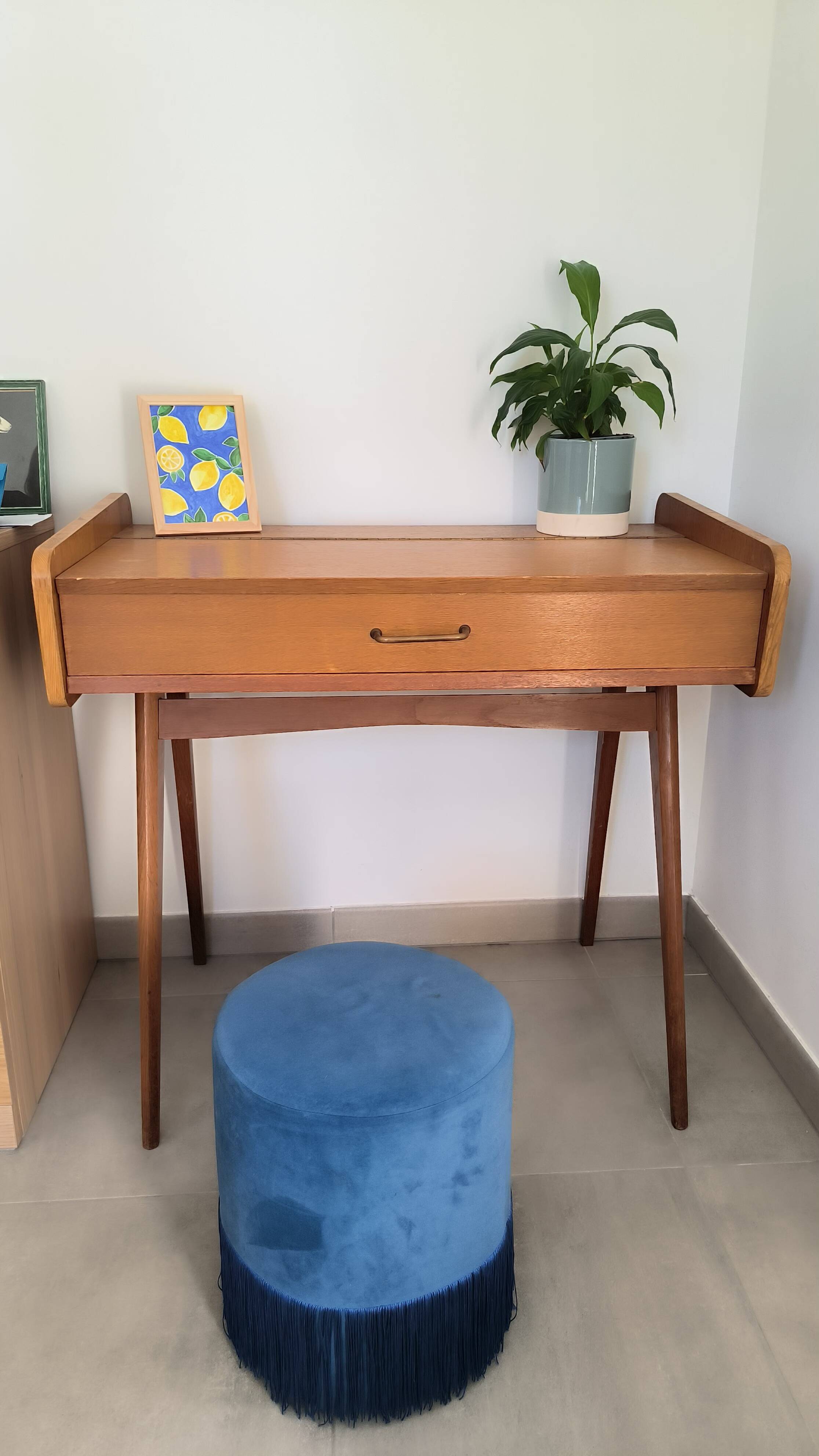 Oak veneer console dressing table