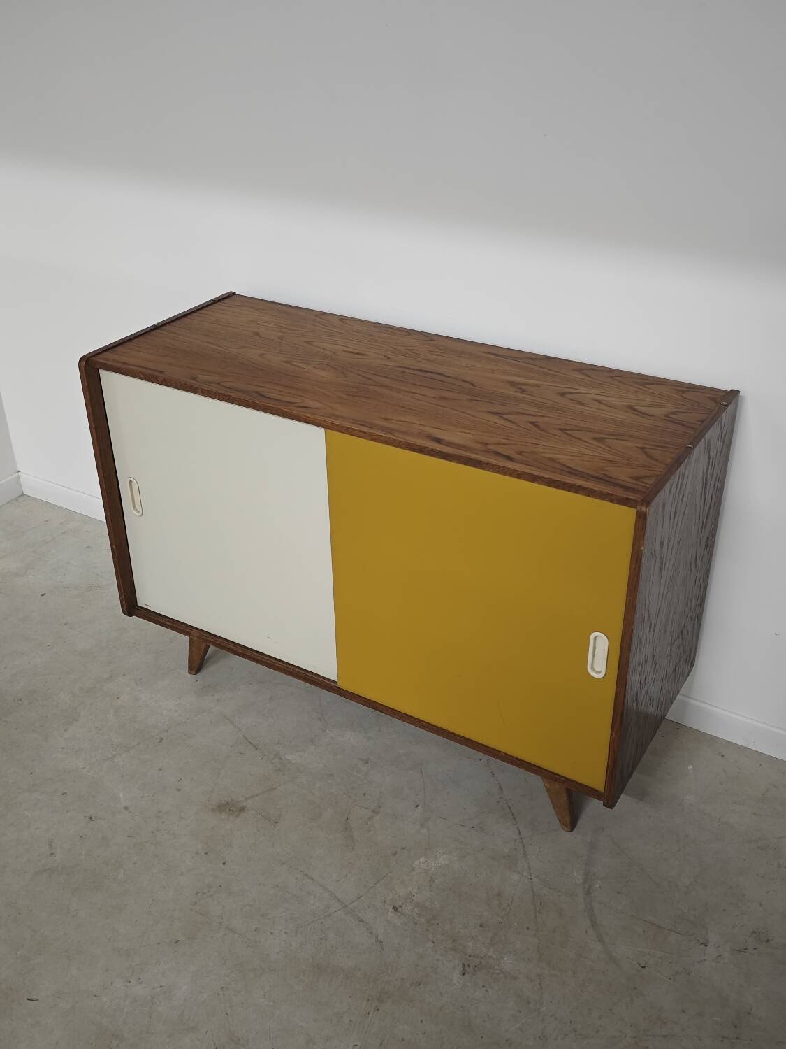 Buffet U 452 yellow by Jiri Jiroutek for Intérier Praha 1960